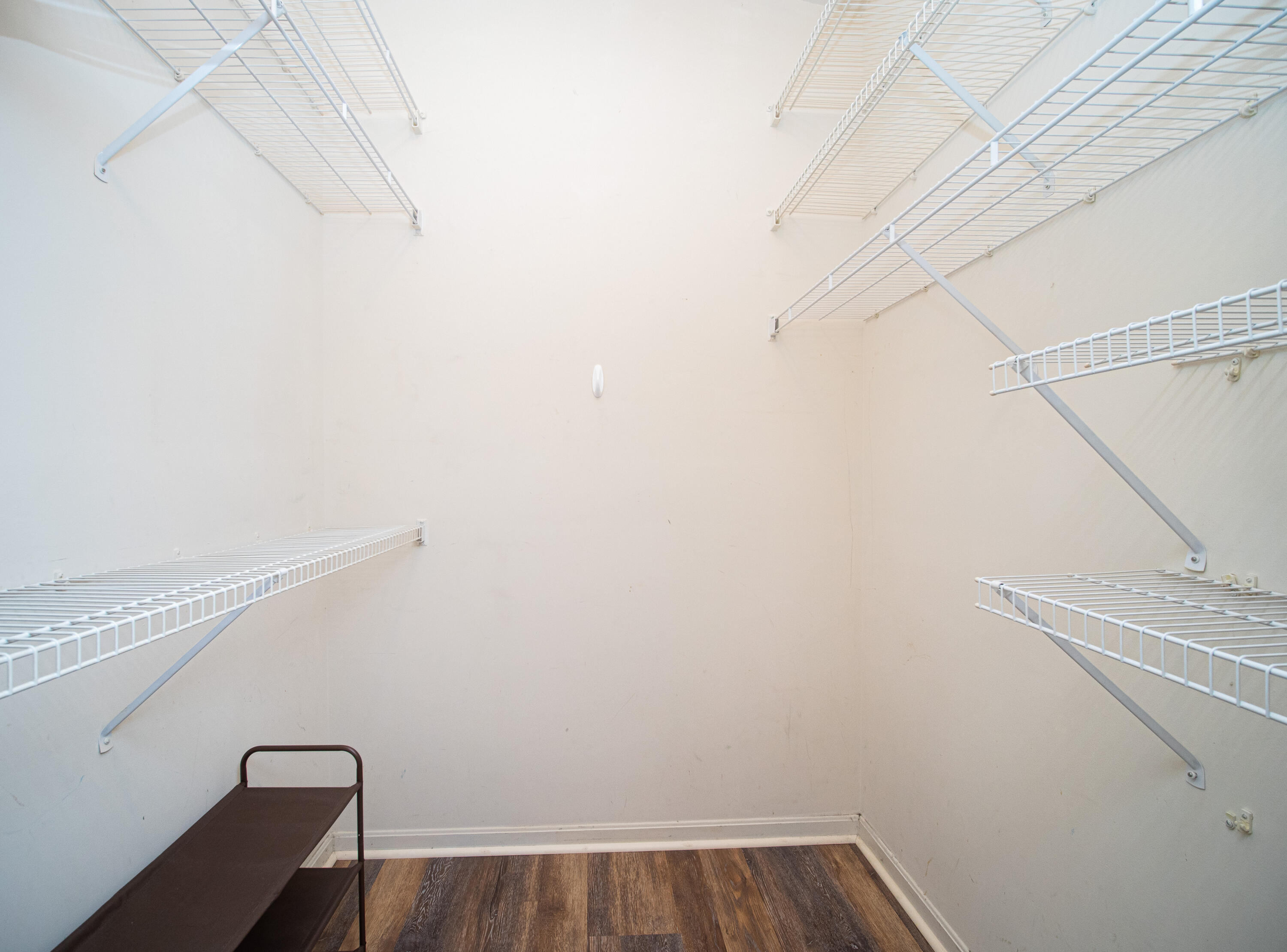 2324 Northmoor Lane, 208