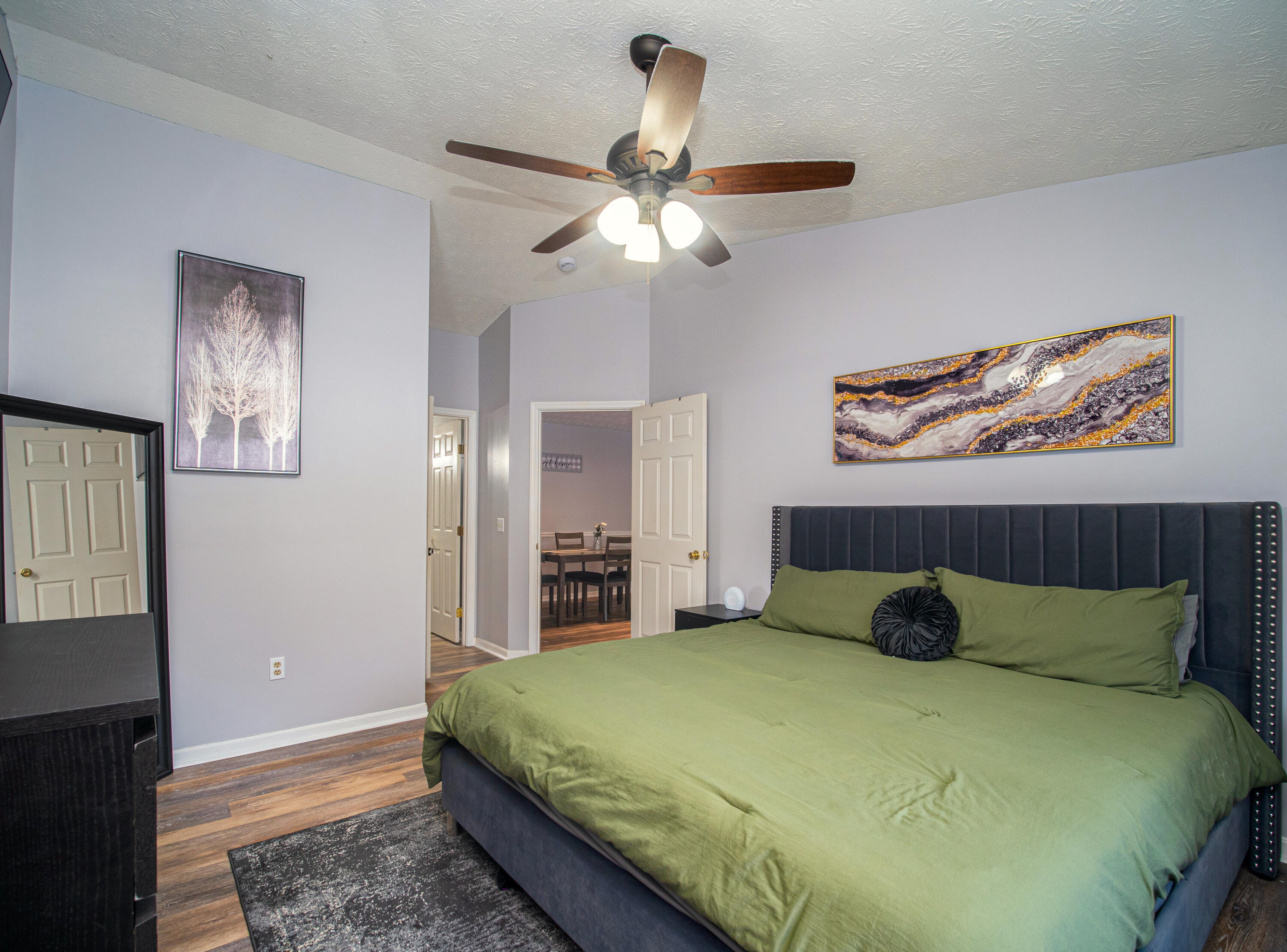 2324 Northmoor Lane, 208