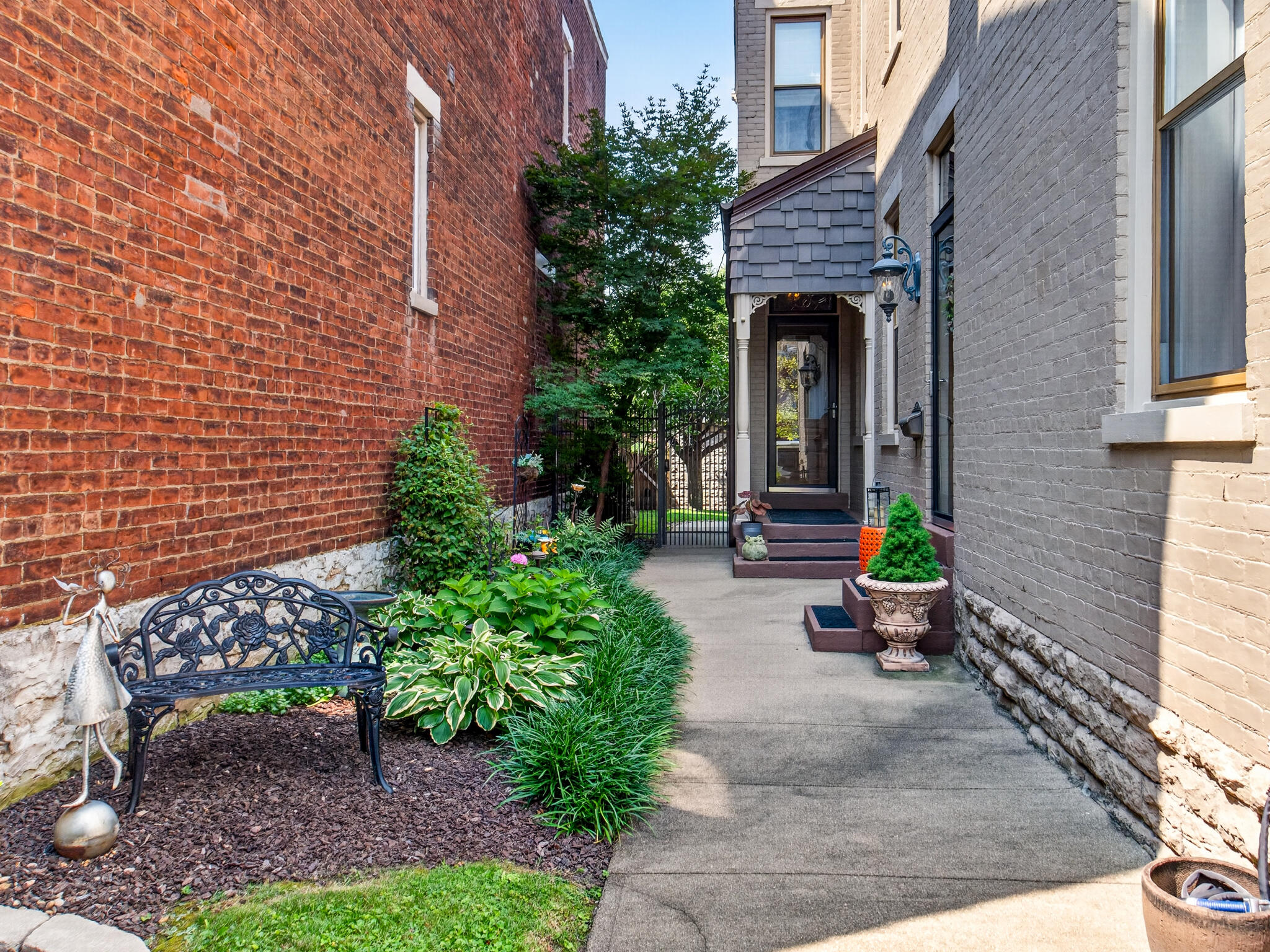 838 Monroe Street