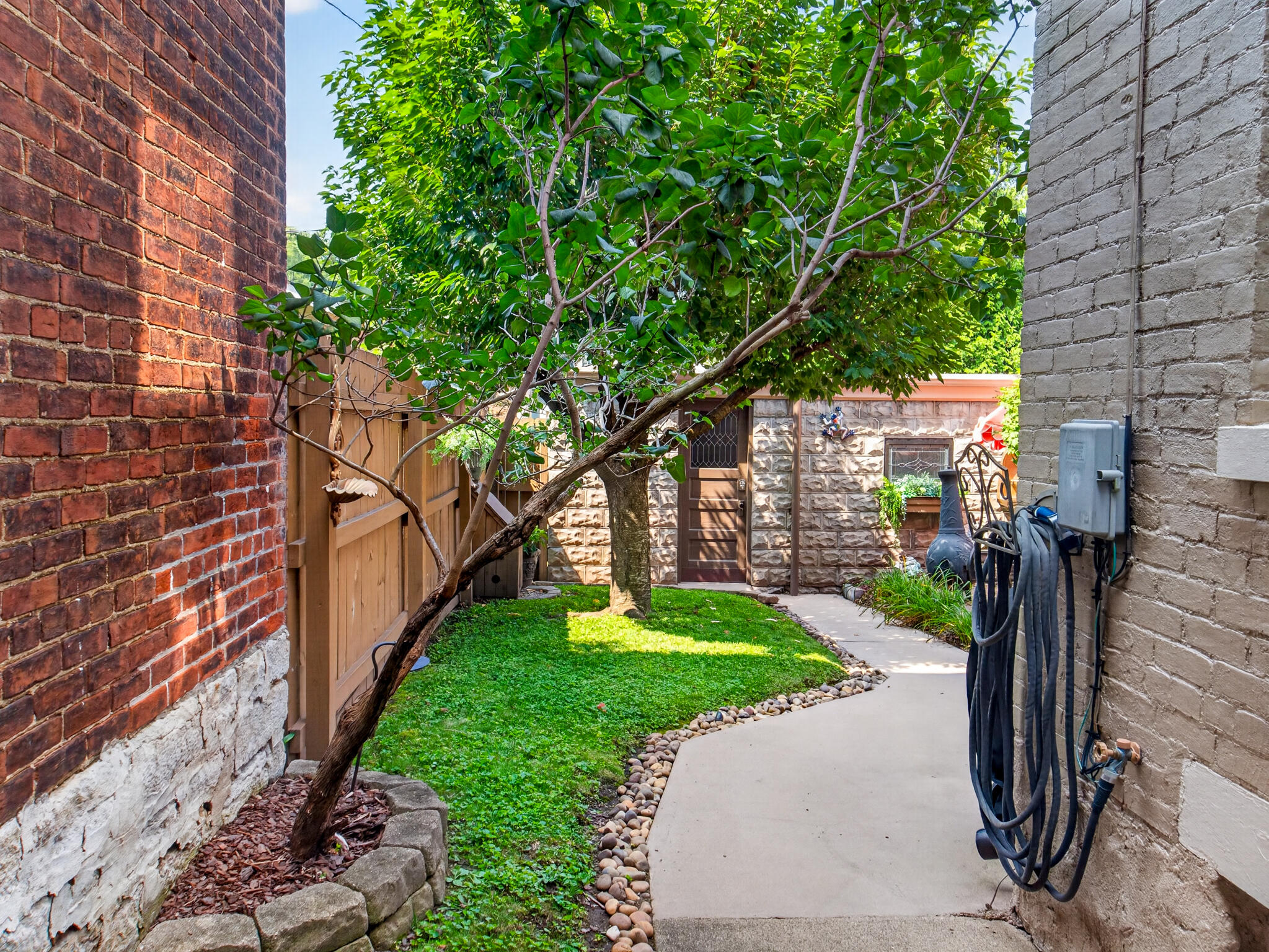 838 Monroe Street