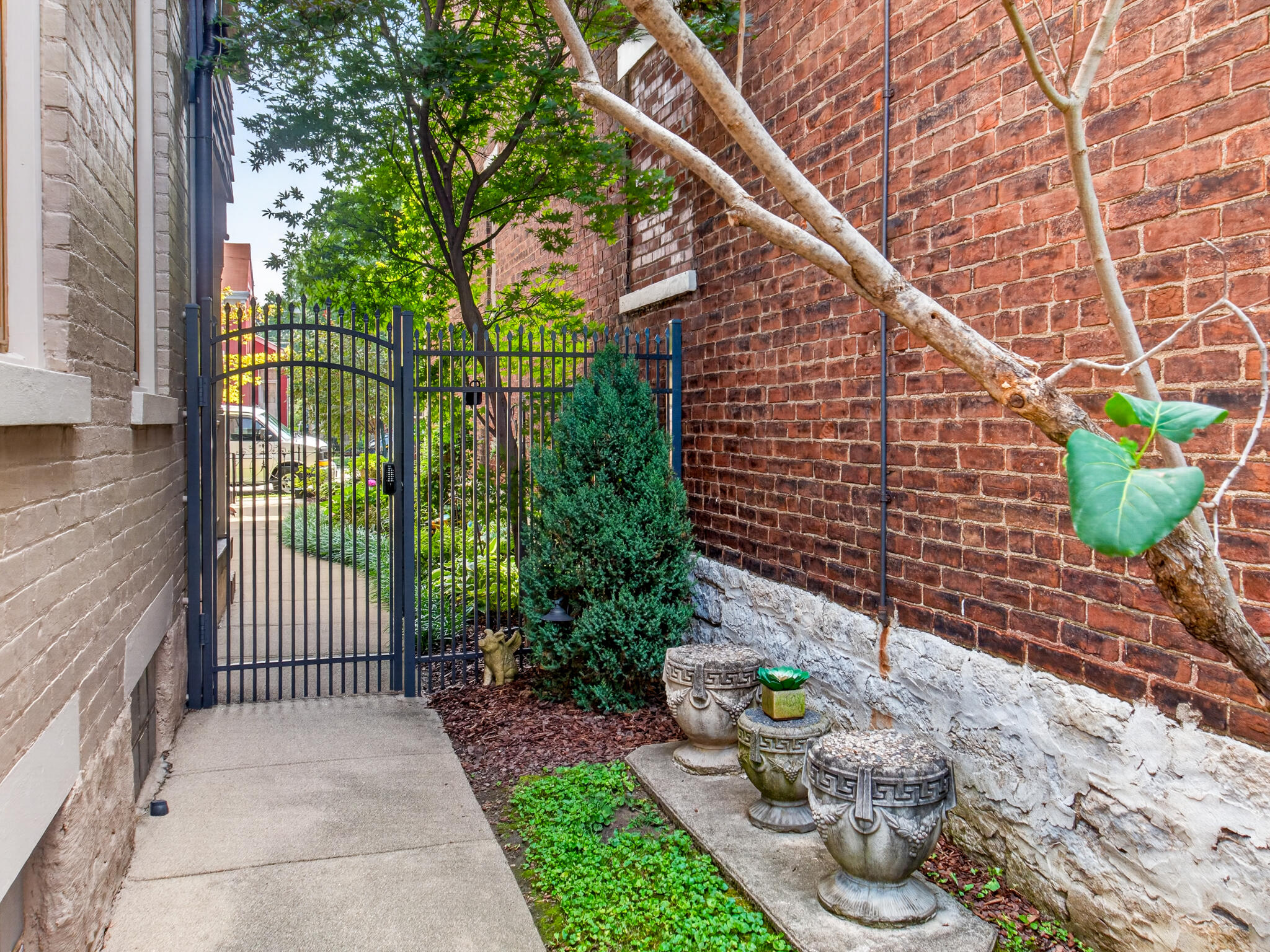838 Monroe Street