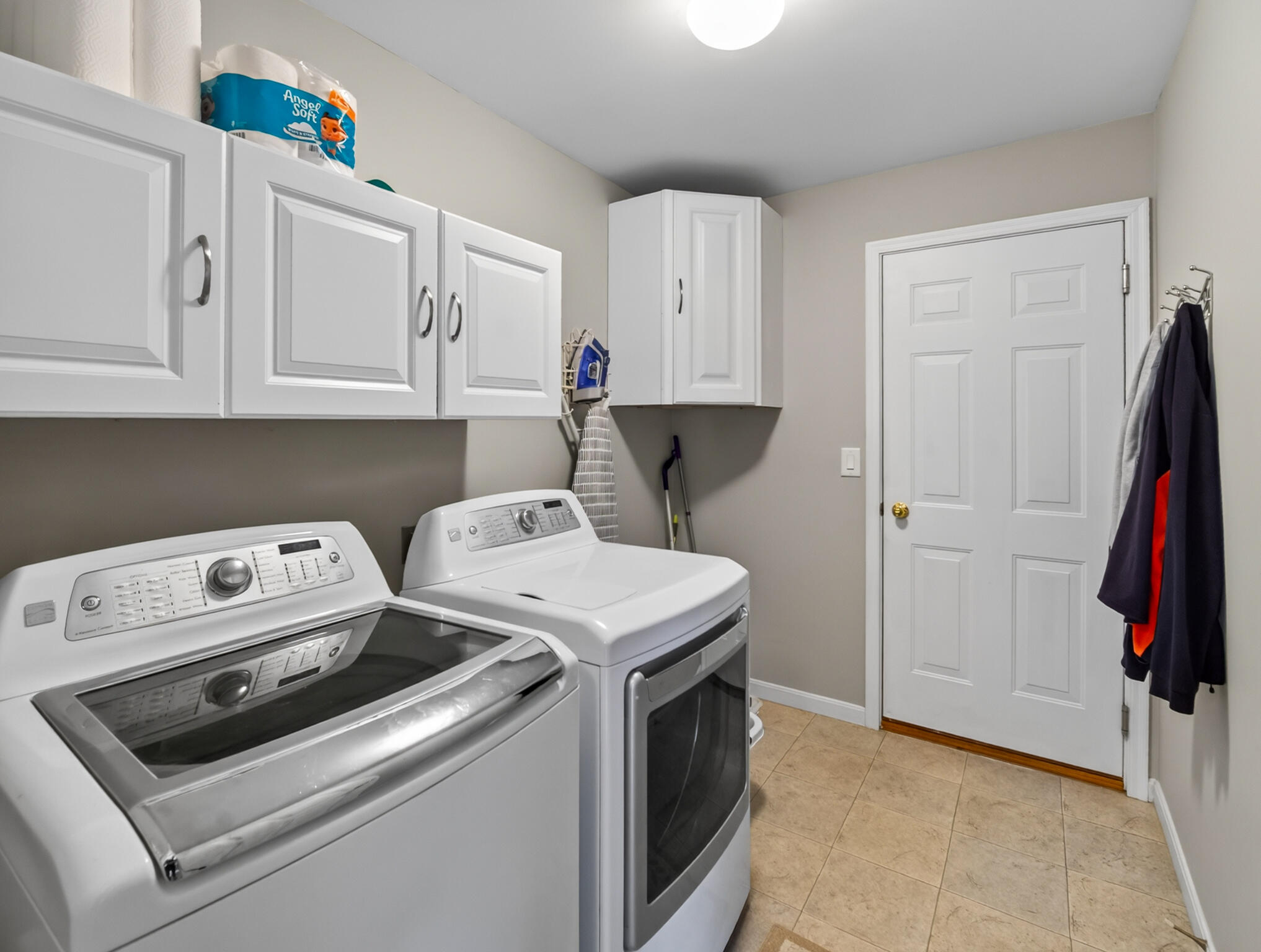 6243 Castle Oak Drive