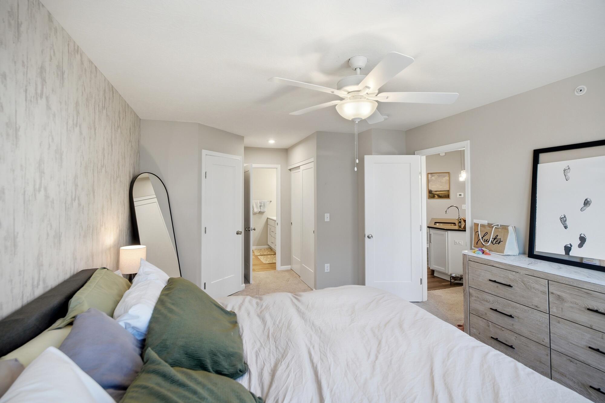 710 Crescent Landing