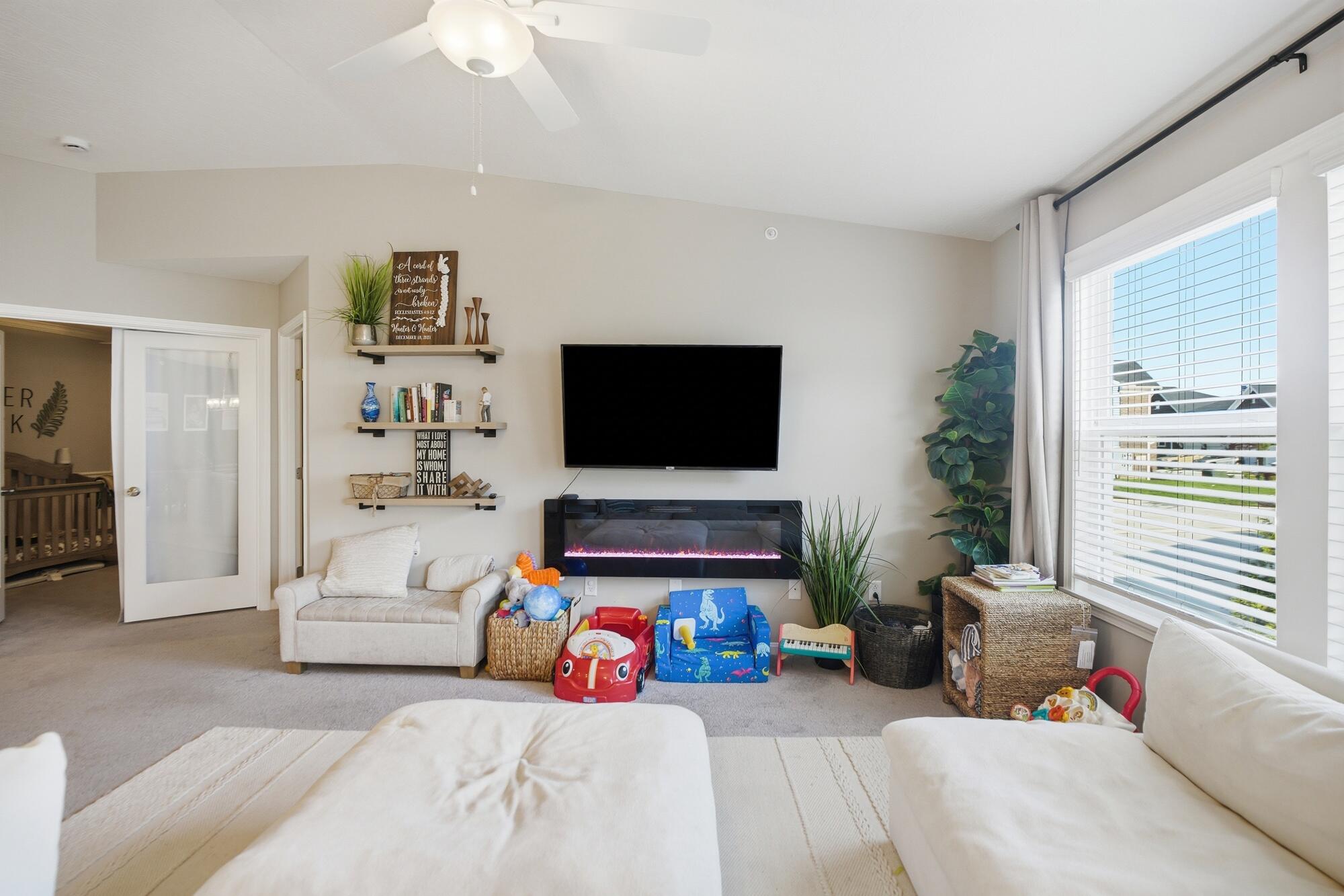 710 Crescent Landing