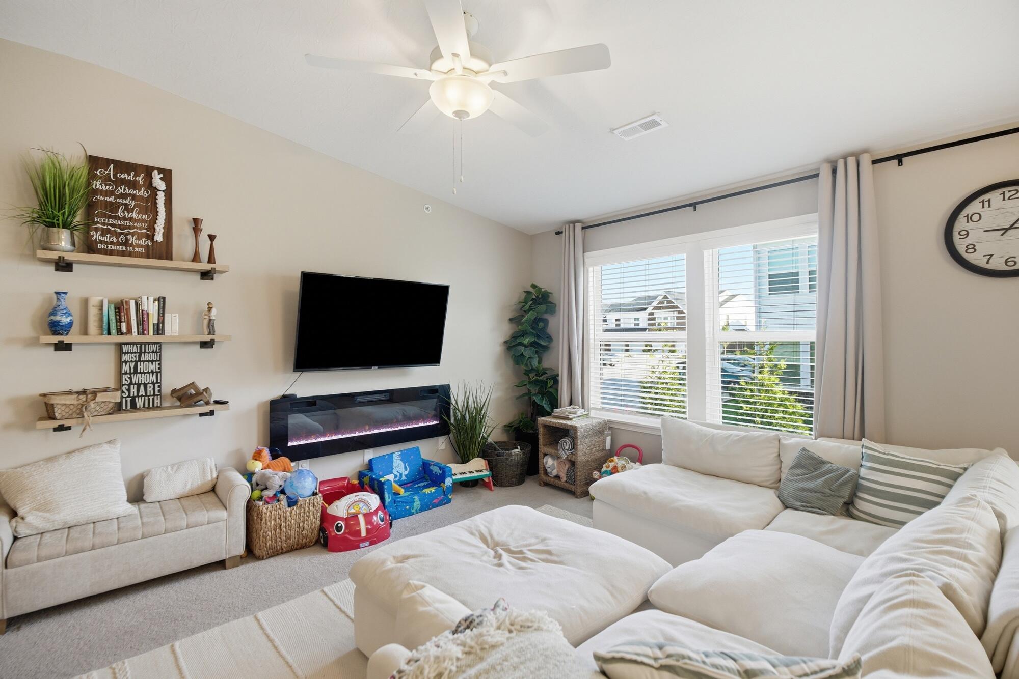 710 Crescent Landing