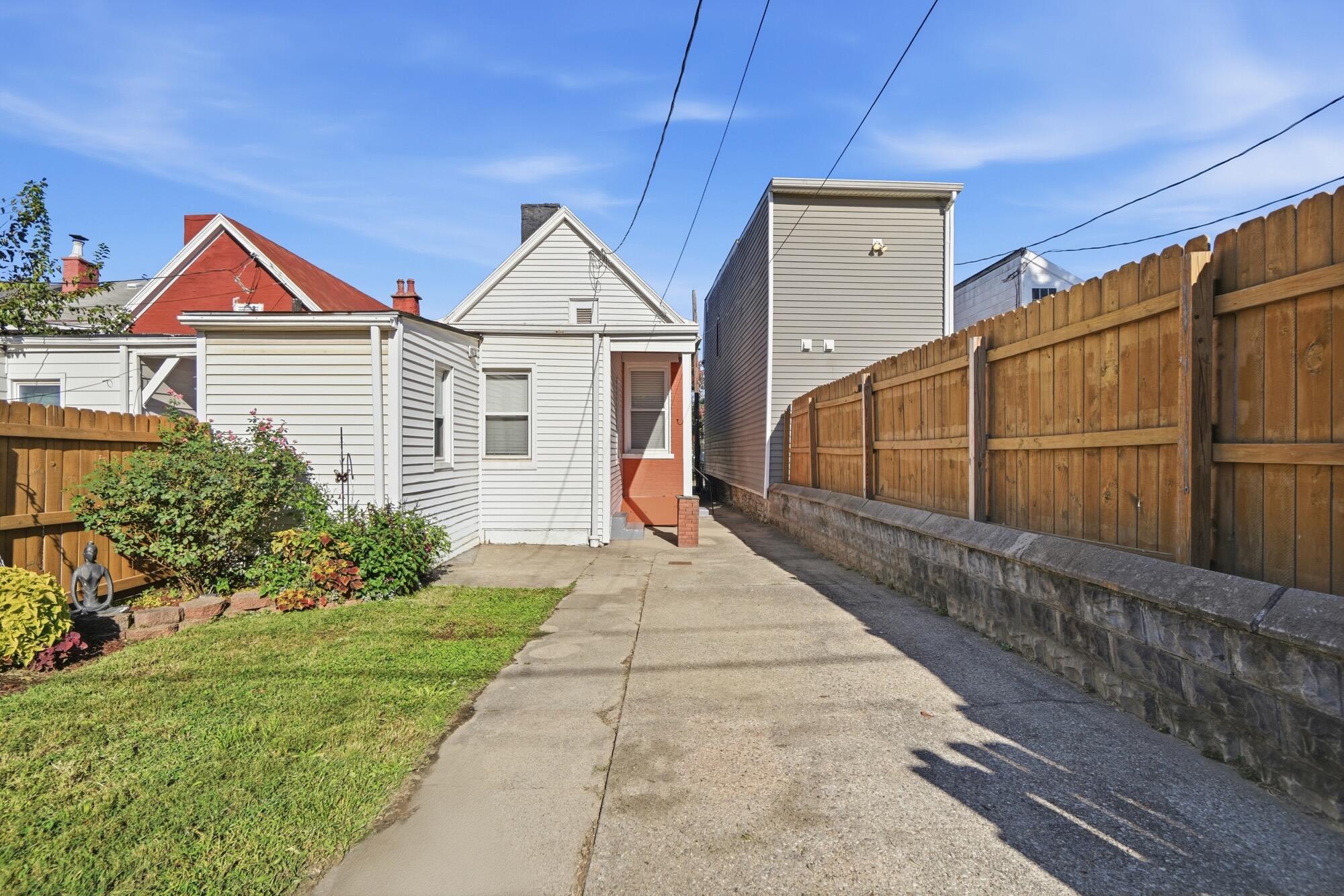 424 Hodge Street