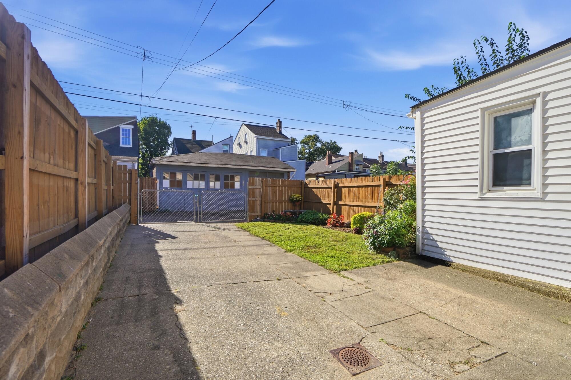 424 Hodge Street