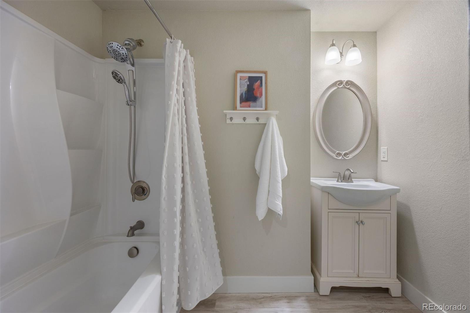 6586 Club Villa Road