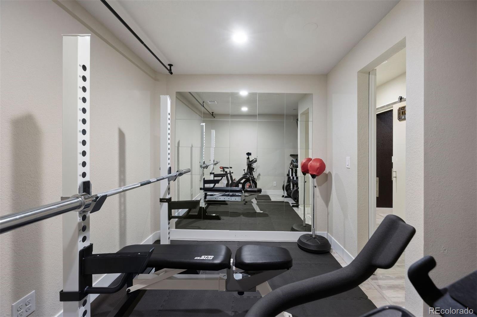 6586 Club Villa Road