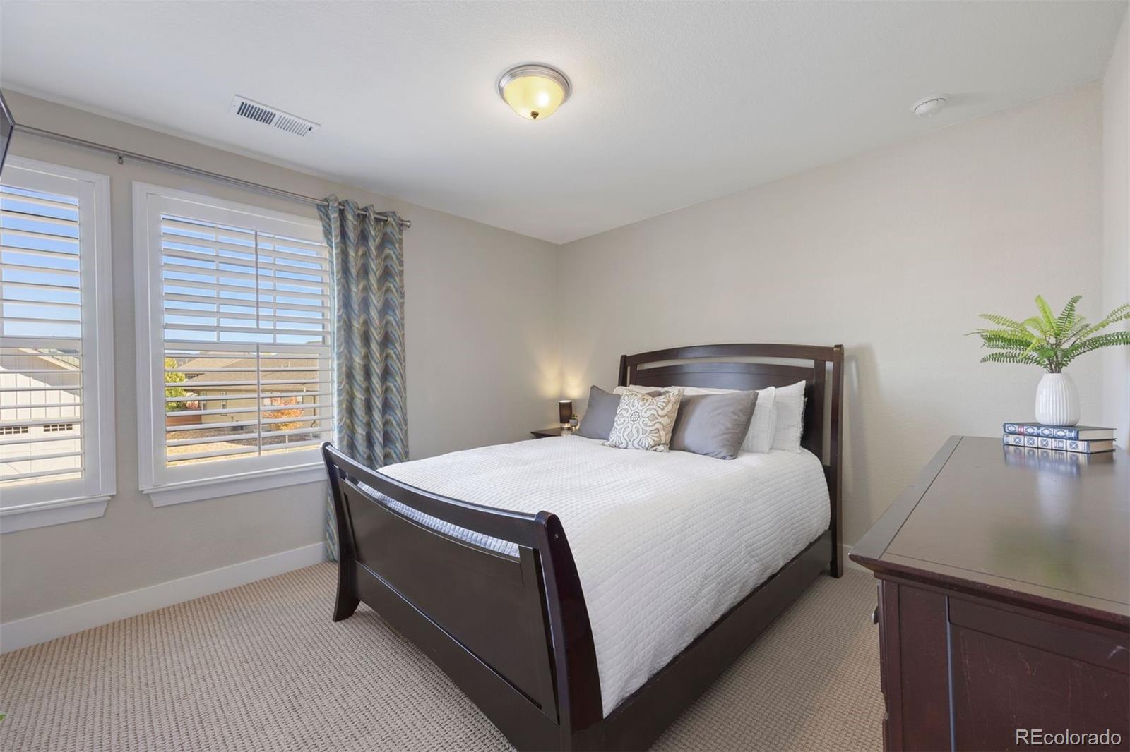 6586 Club Villa Road