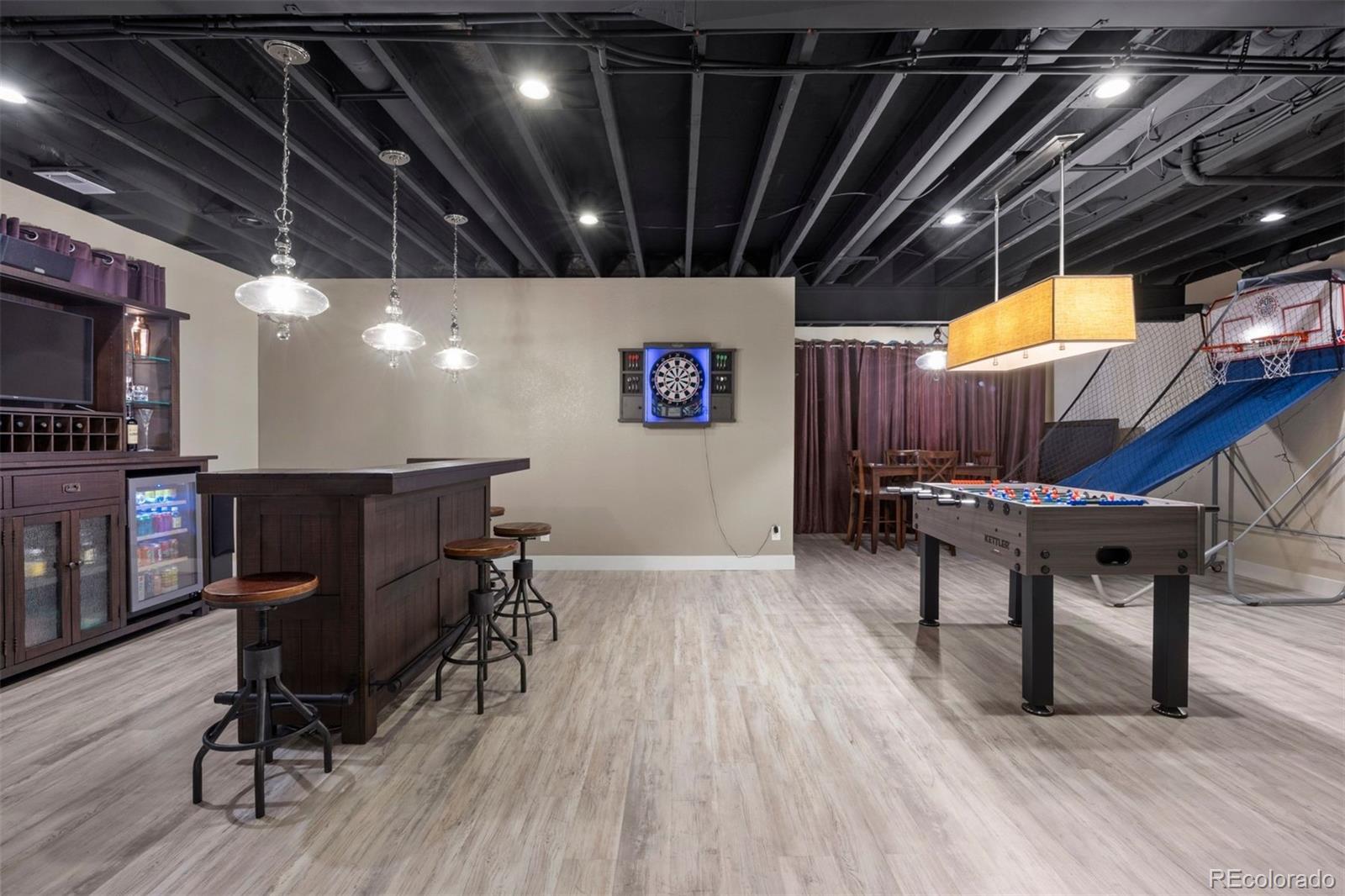 6586 Club Villa Road