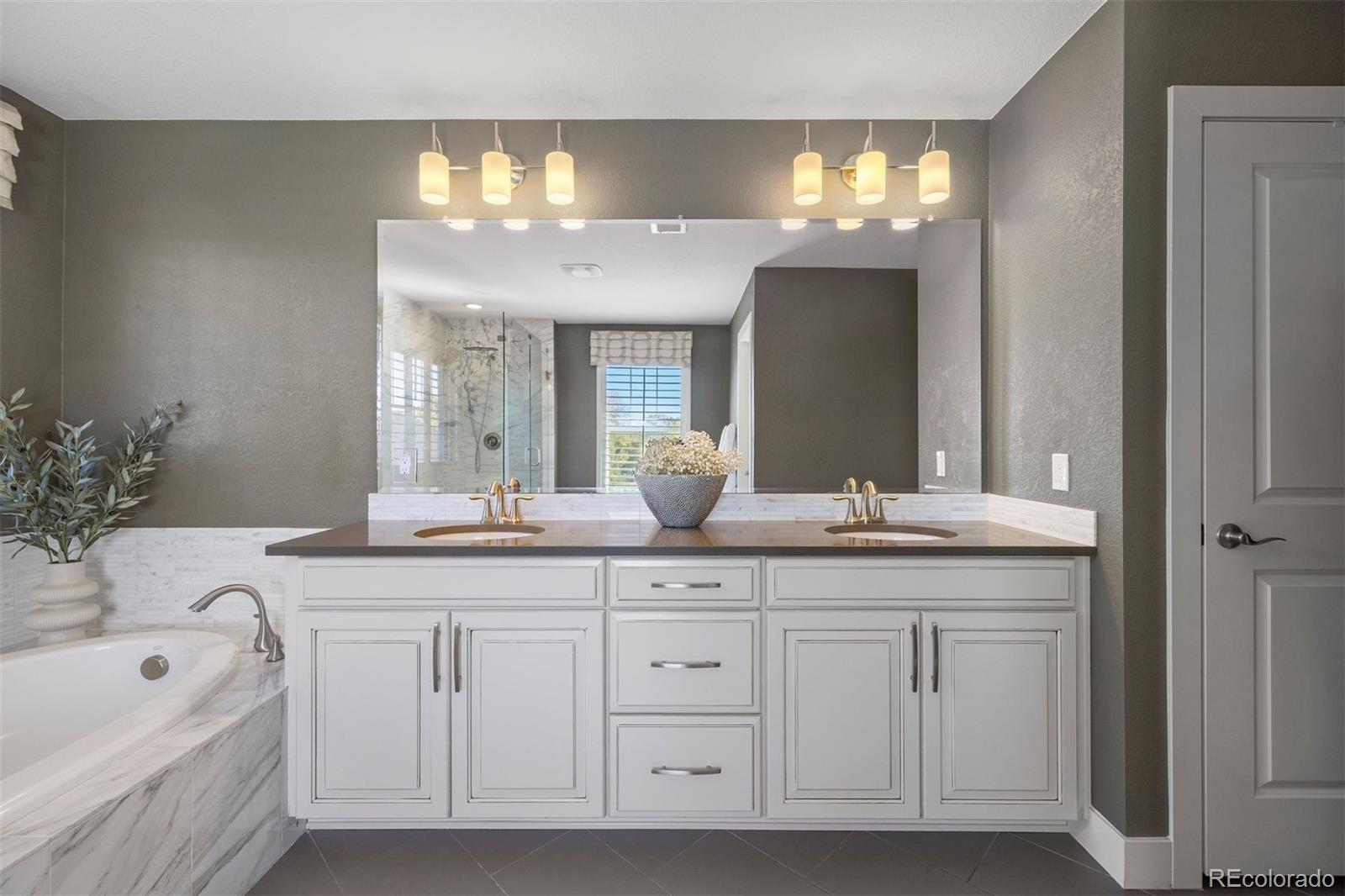 6586 Club Villa Road