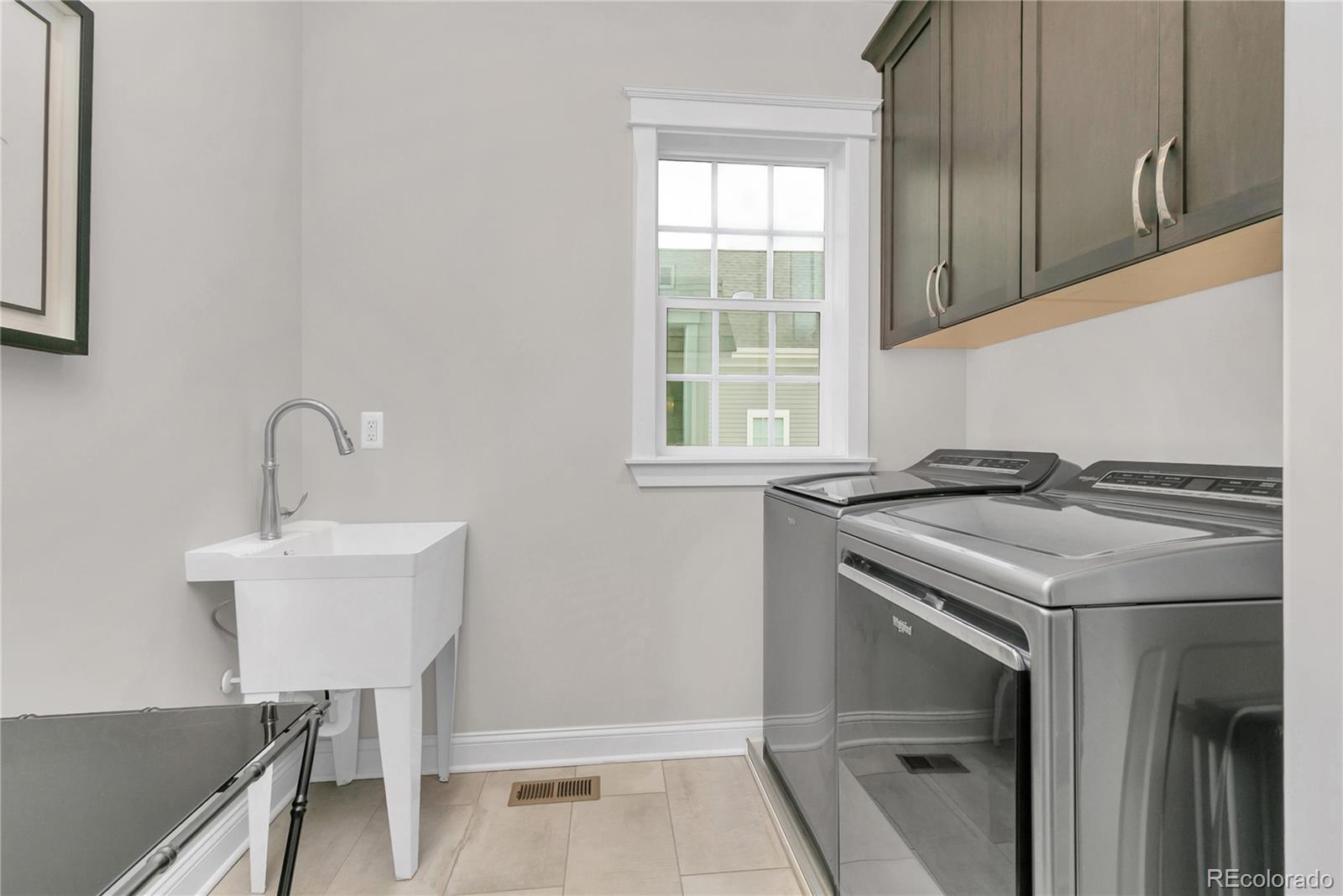 8266 Superior Circle