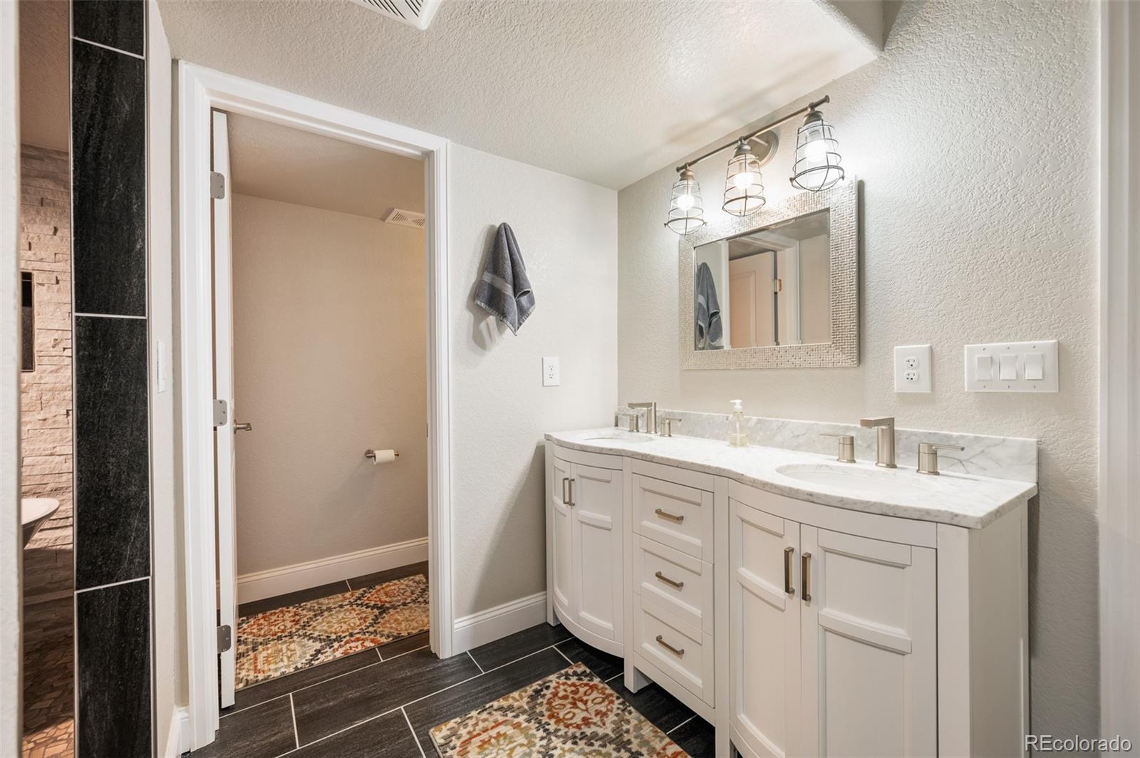 7236 S Robertsdale Way