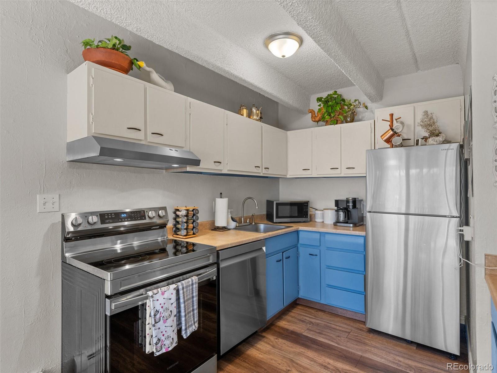 2401 S Gaylord Street Unit: 306