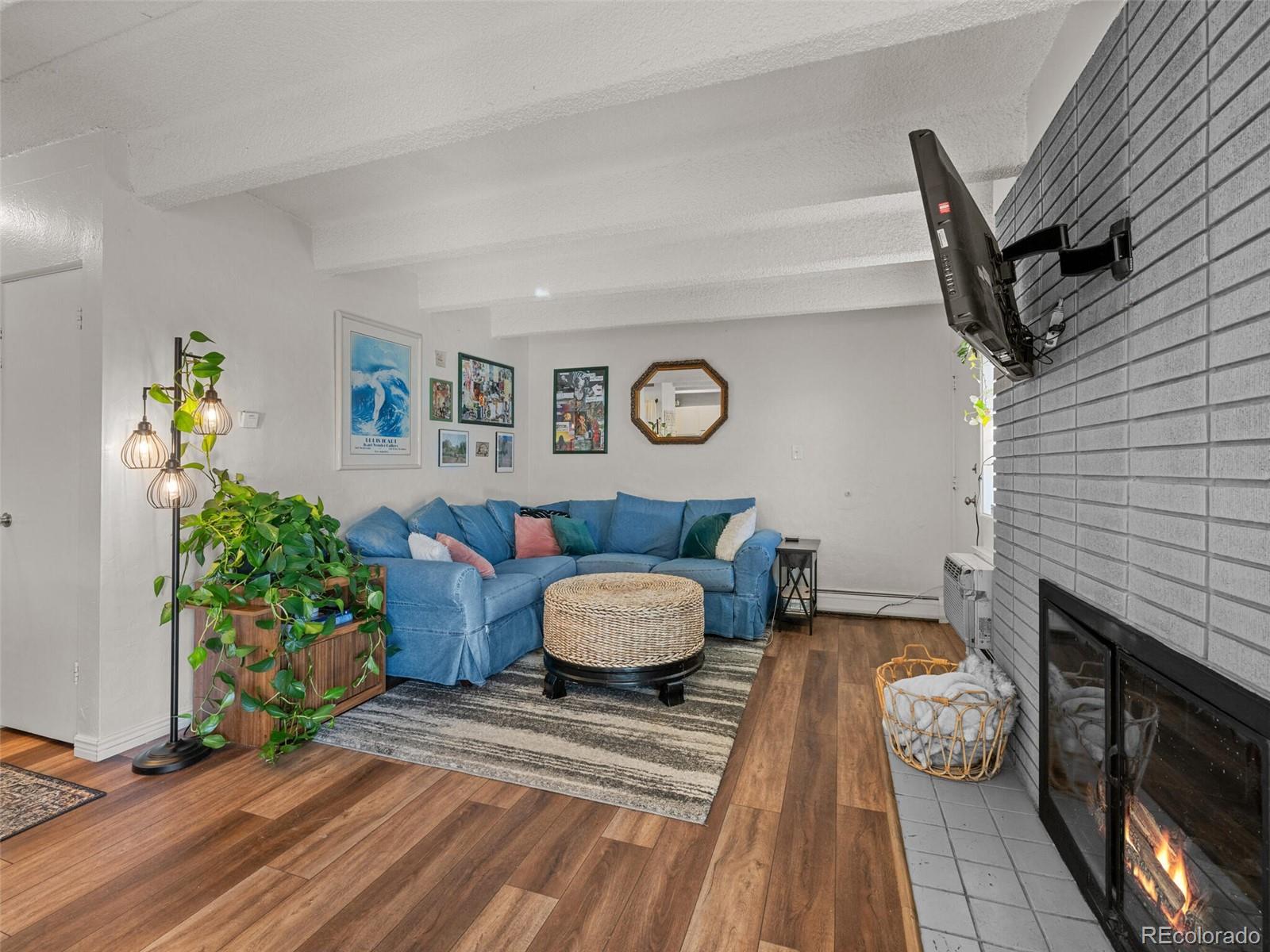 2401 S Gaylord Street Unit: 306