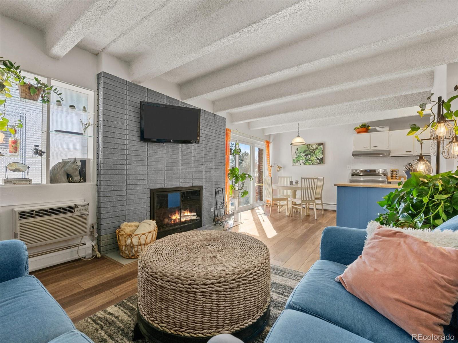 2401 S Gaylord Street Unit: 306