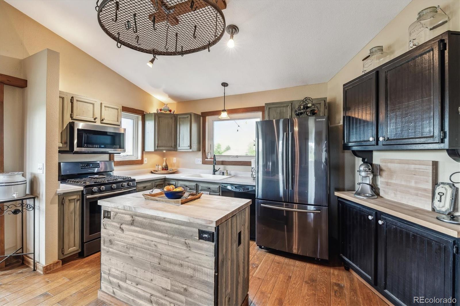 43588 Evening Star Court