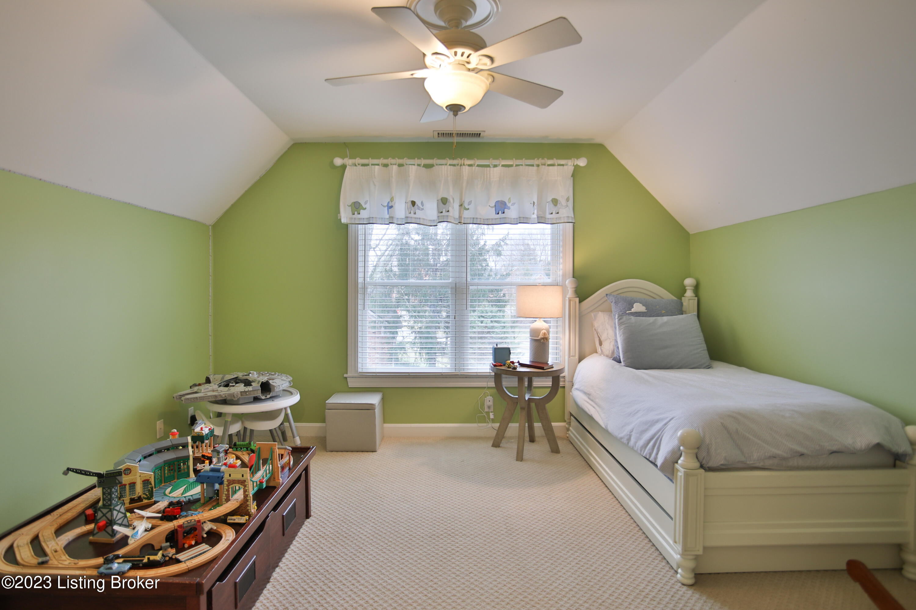 1203 Winding Creek Pl