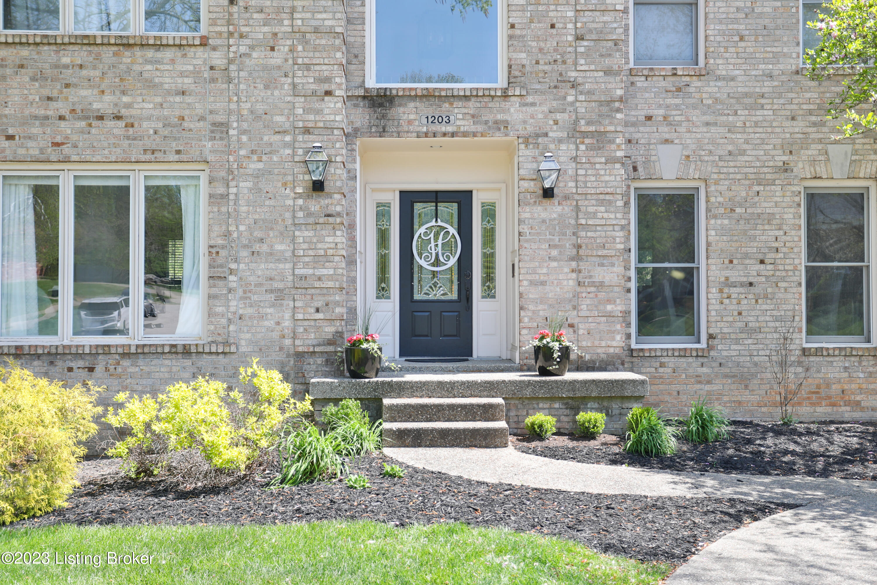 1203 Winding Creek Pl