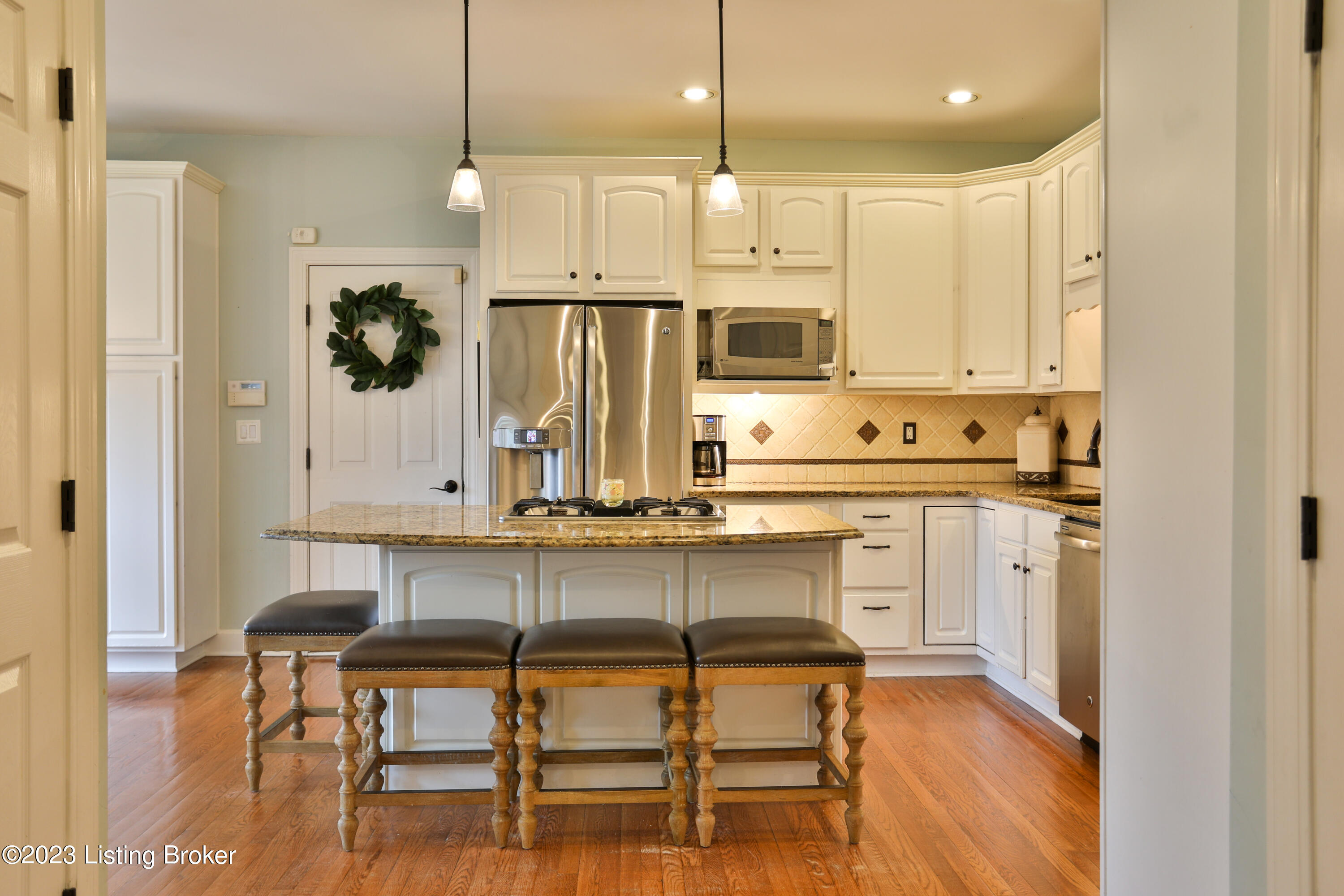 1203 Winding Creek Pl