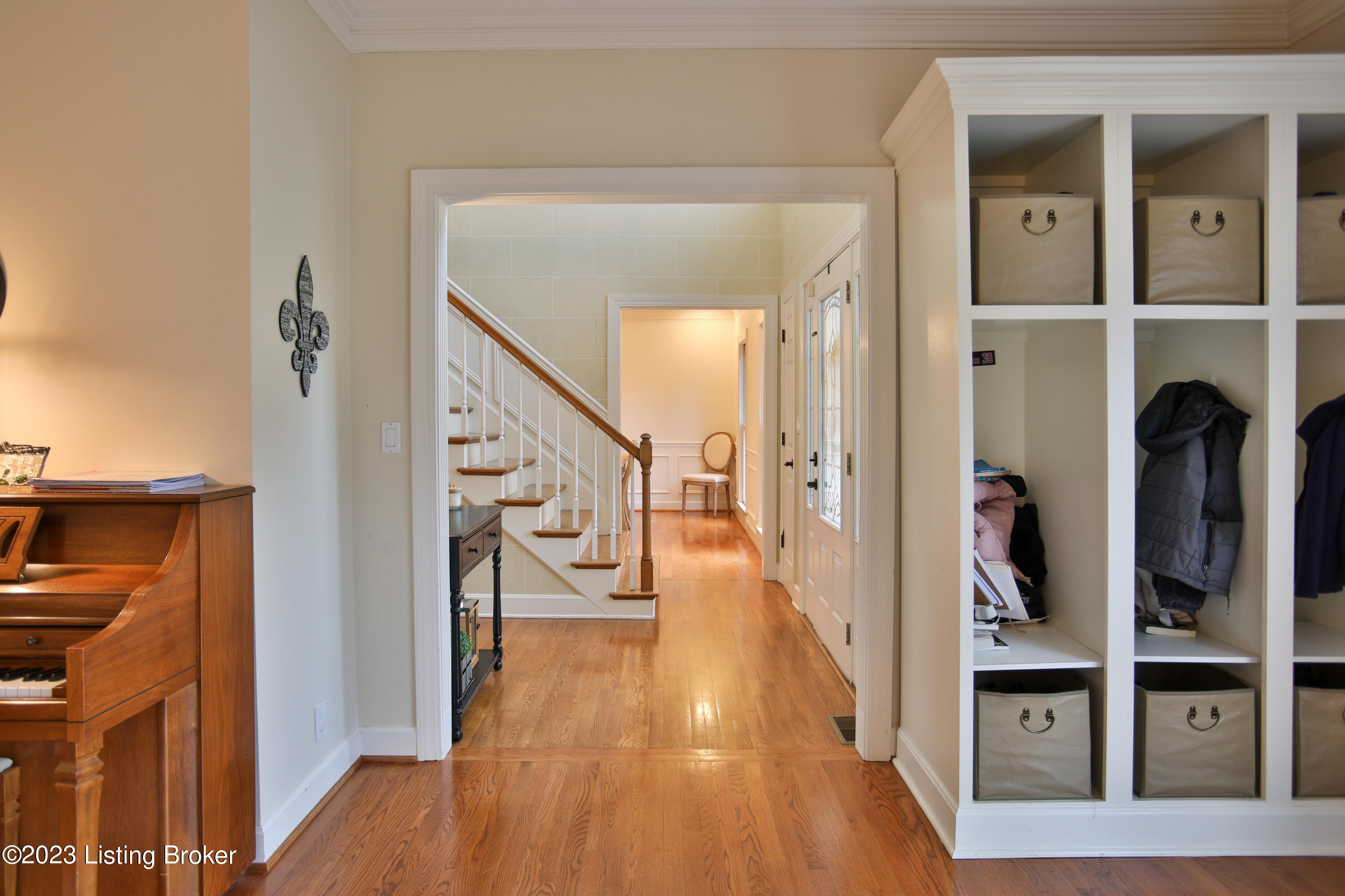 1203 Winding Creek Pl