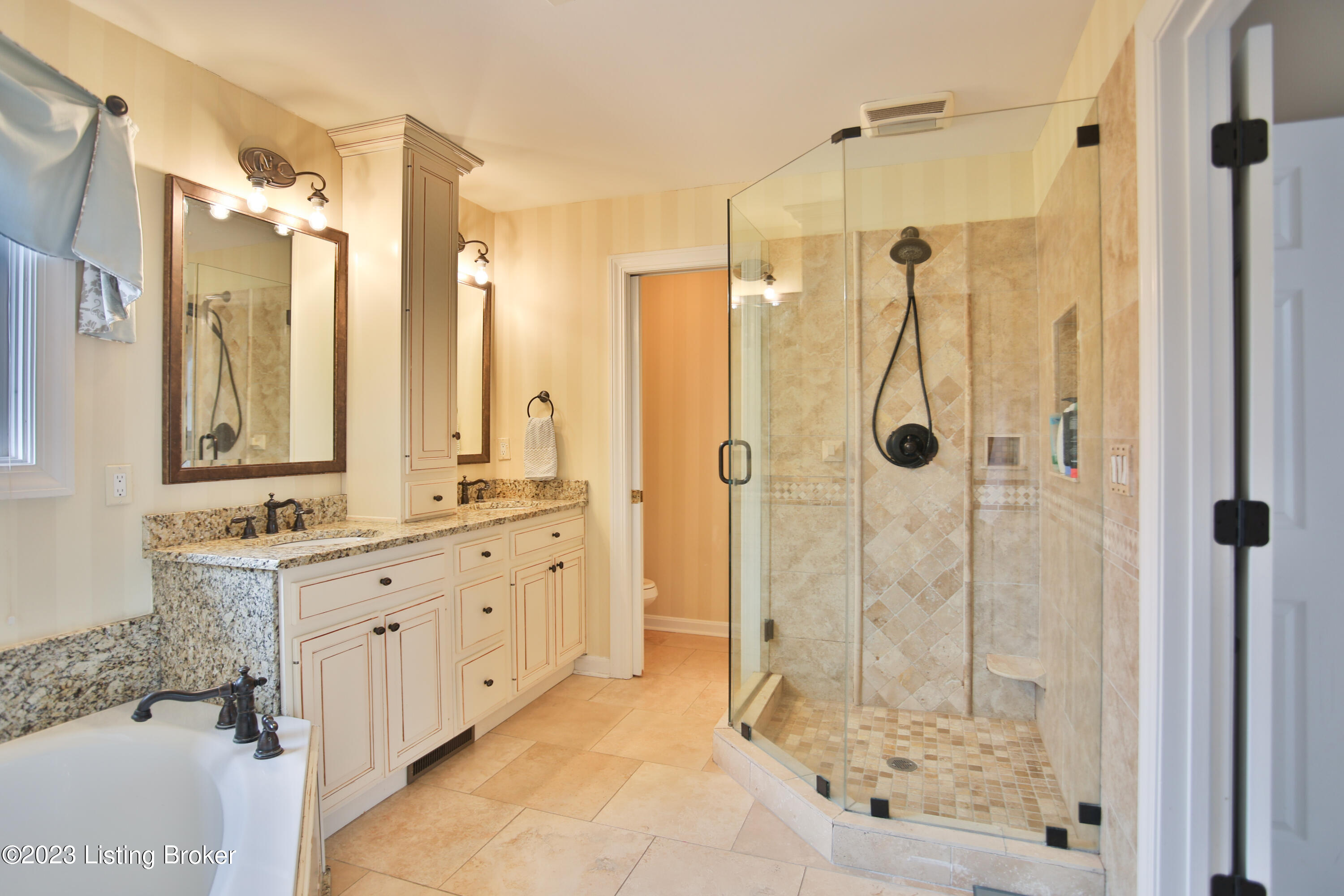 1203 Winding Creek Pl