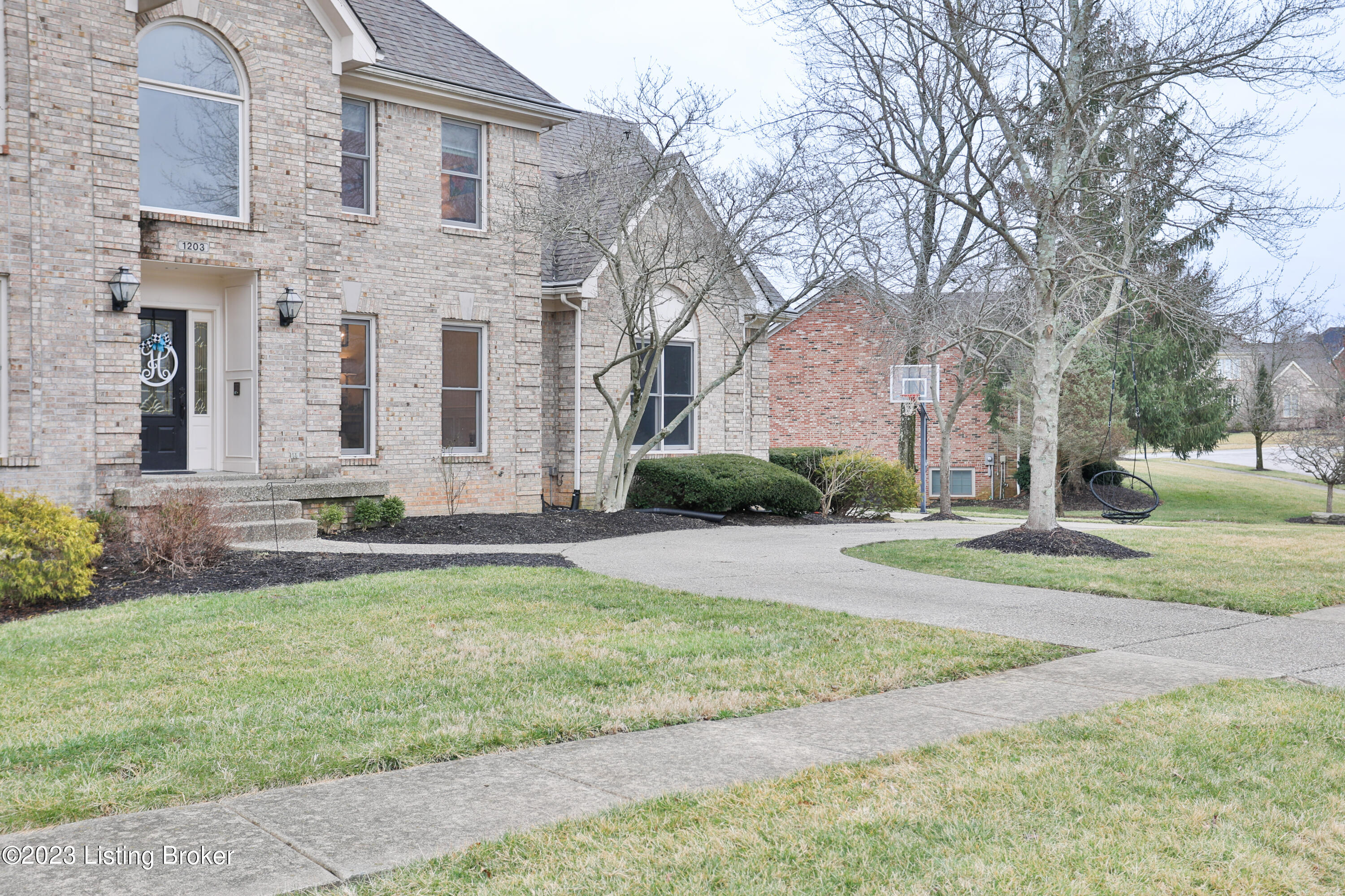 1203 Winding Creek Pl