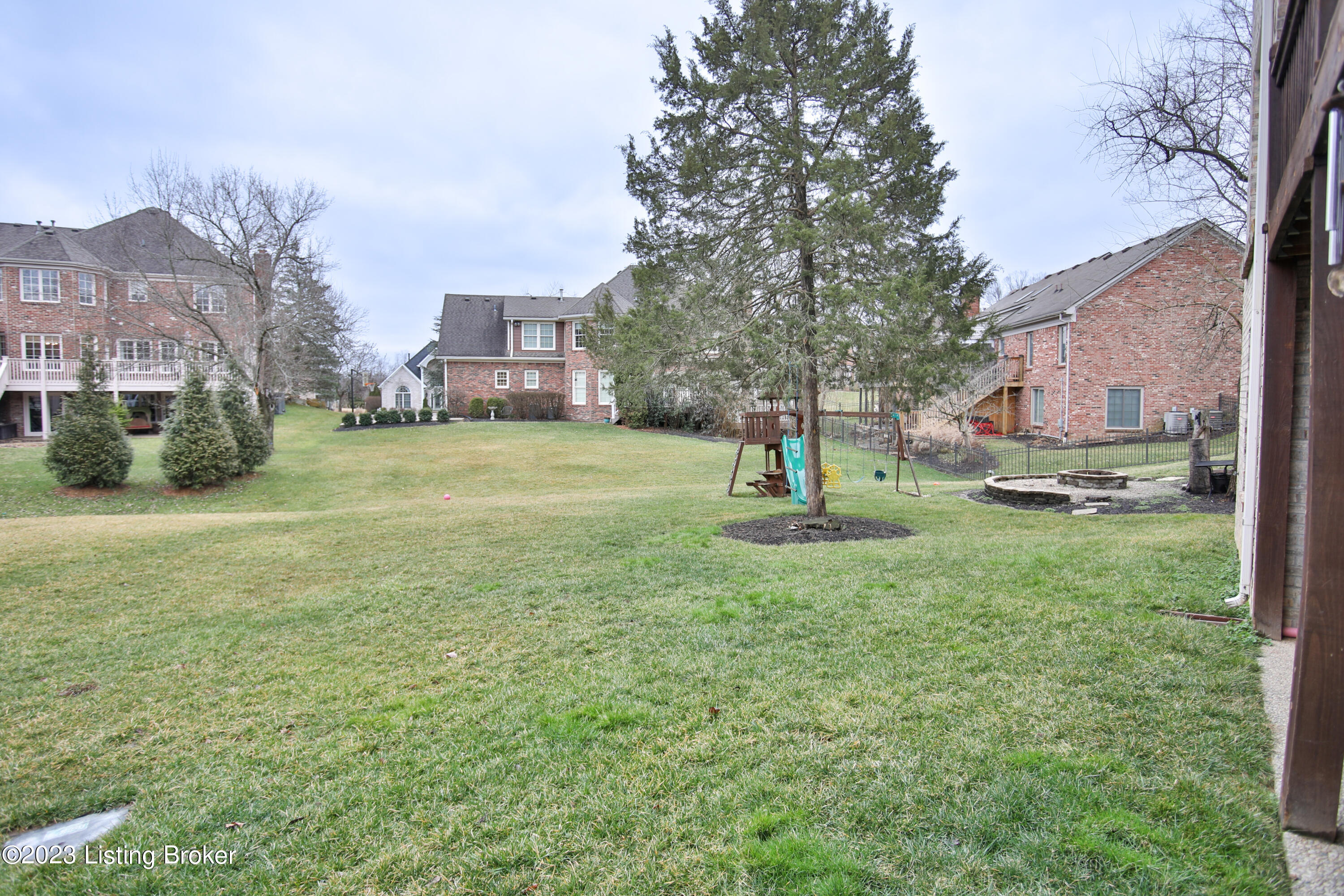 1203 Winding Creek Pl