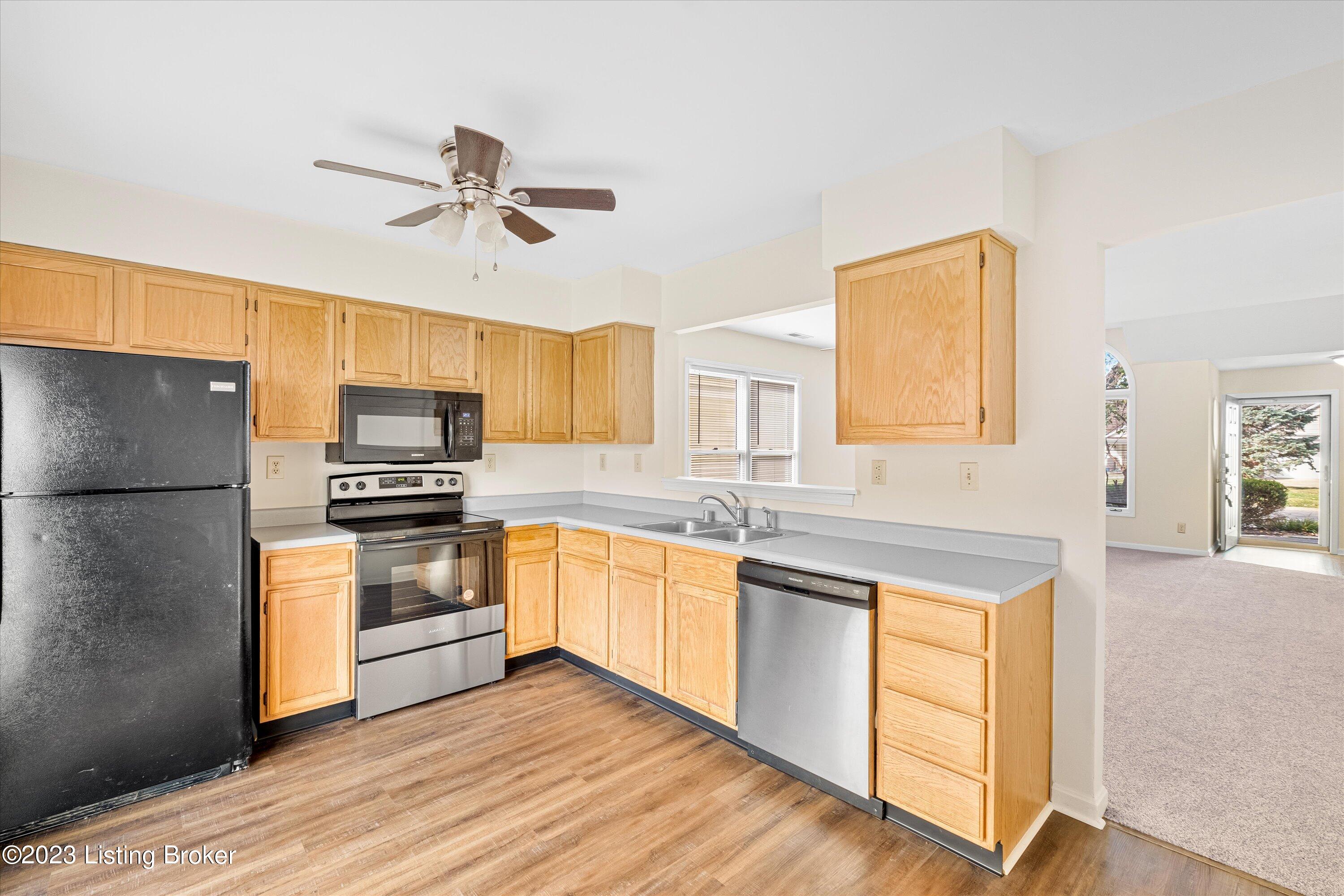 10406 Bay Pointe Cir