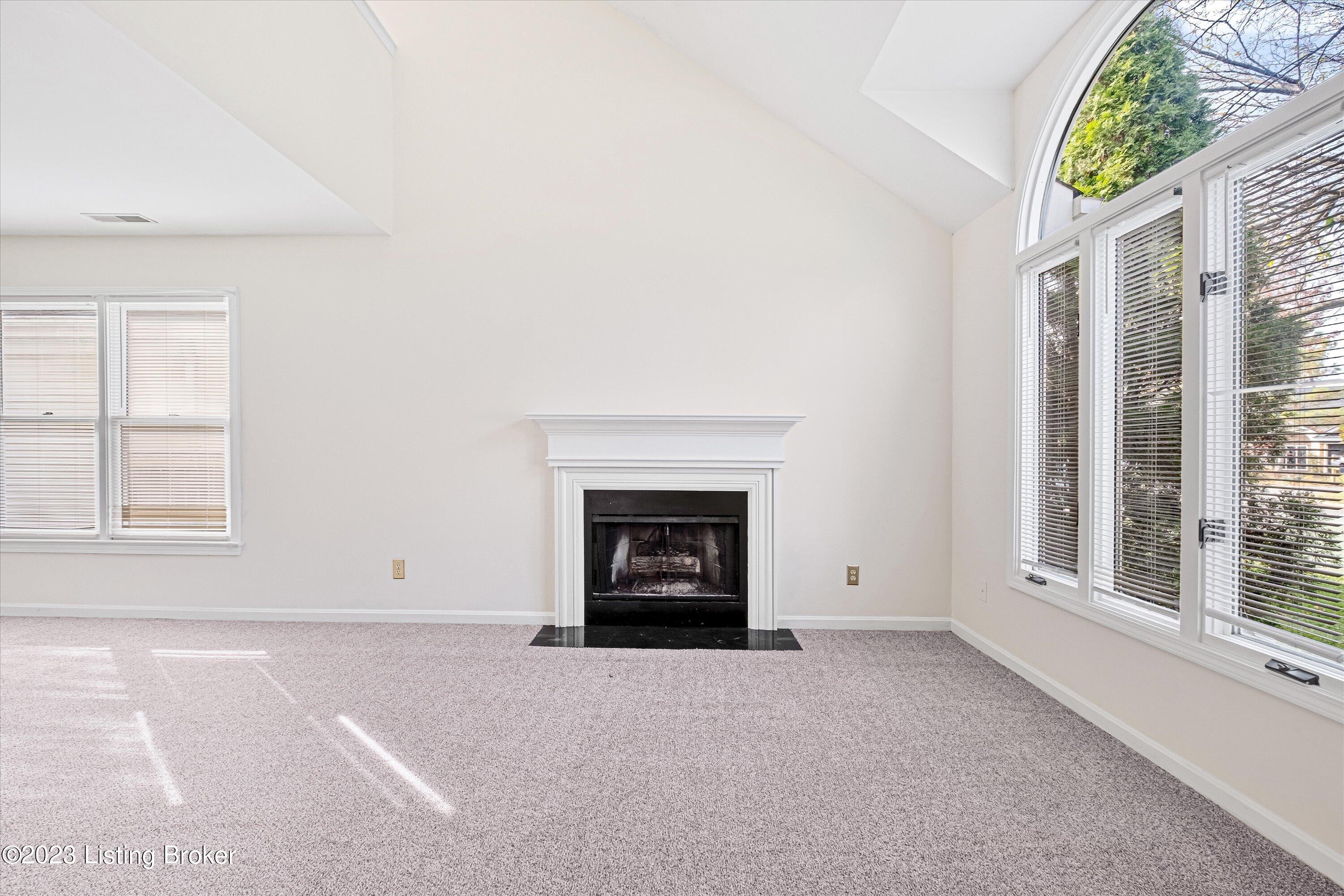 10406 Bay Pointe Cir