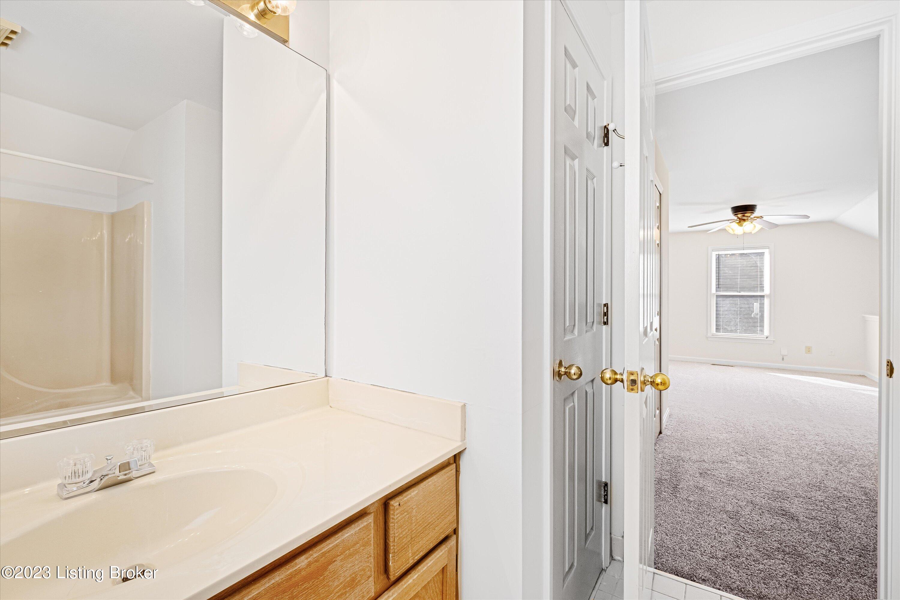 10406 Bay Pointe Cir