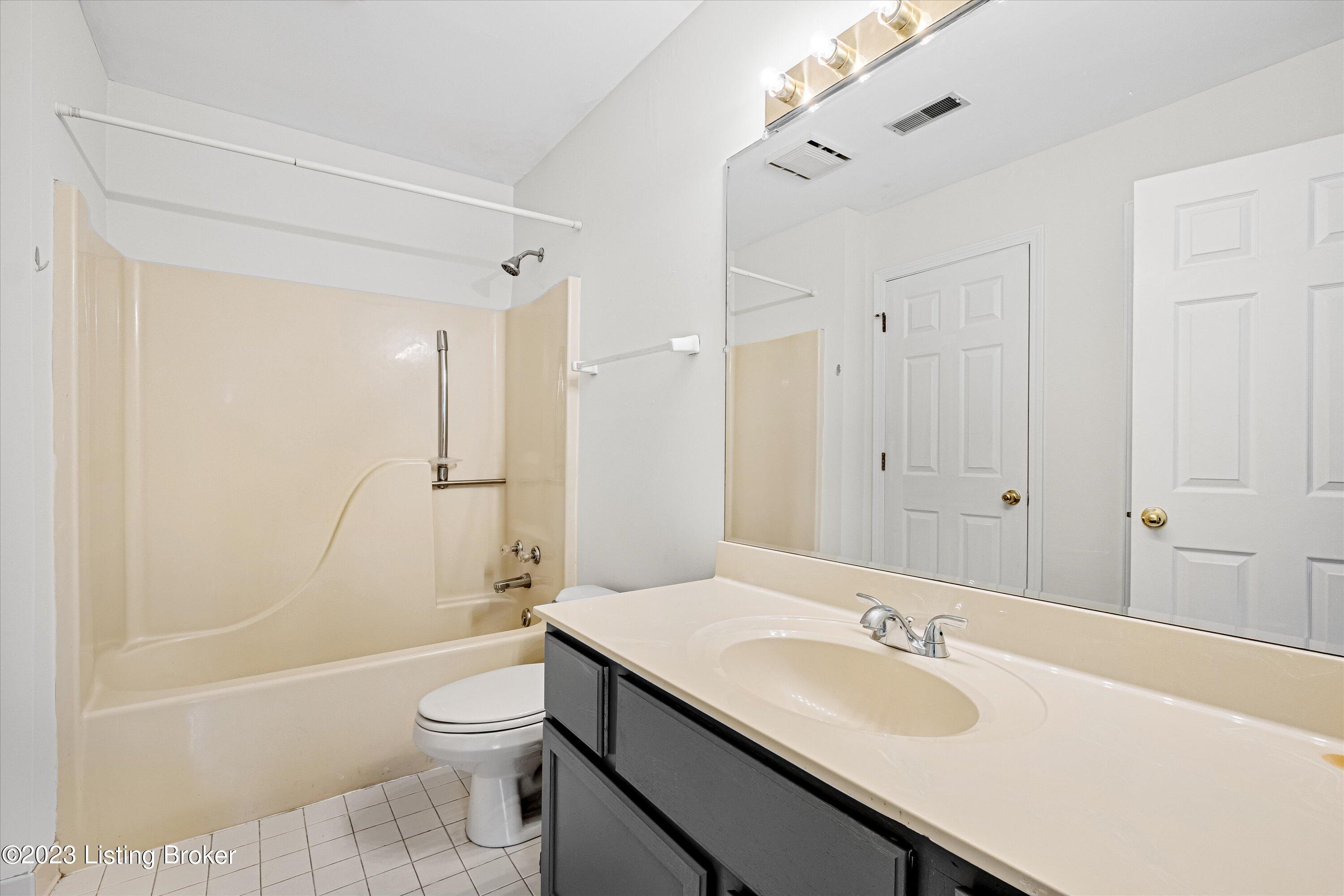 10406 Bay Pointe Cir