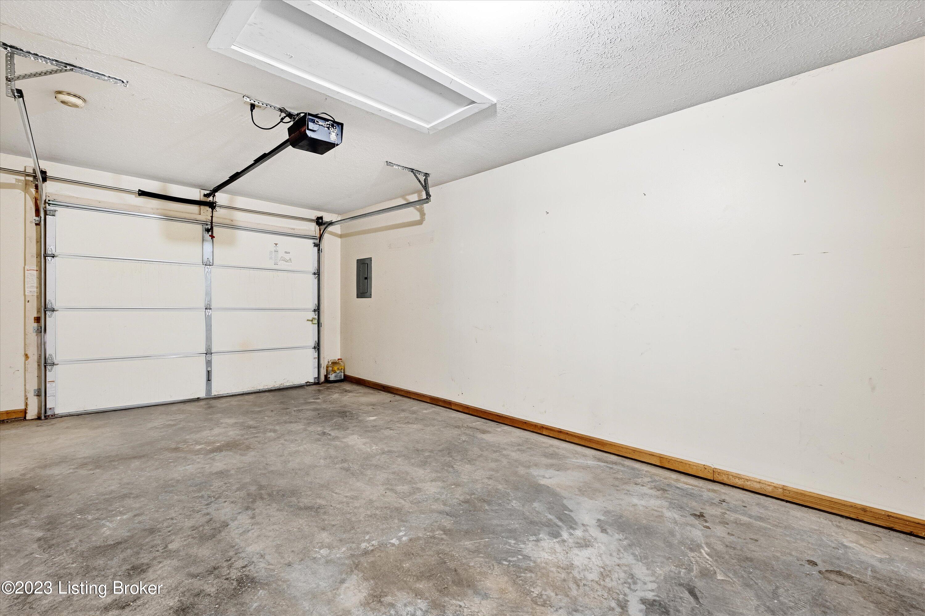 10406 Bay Pointe Cir