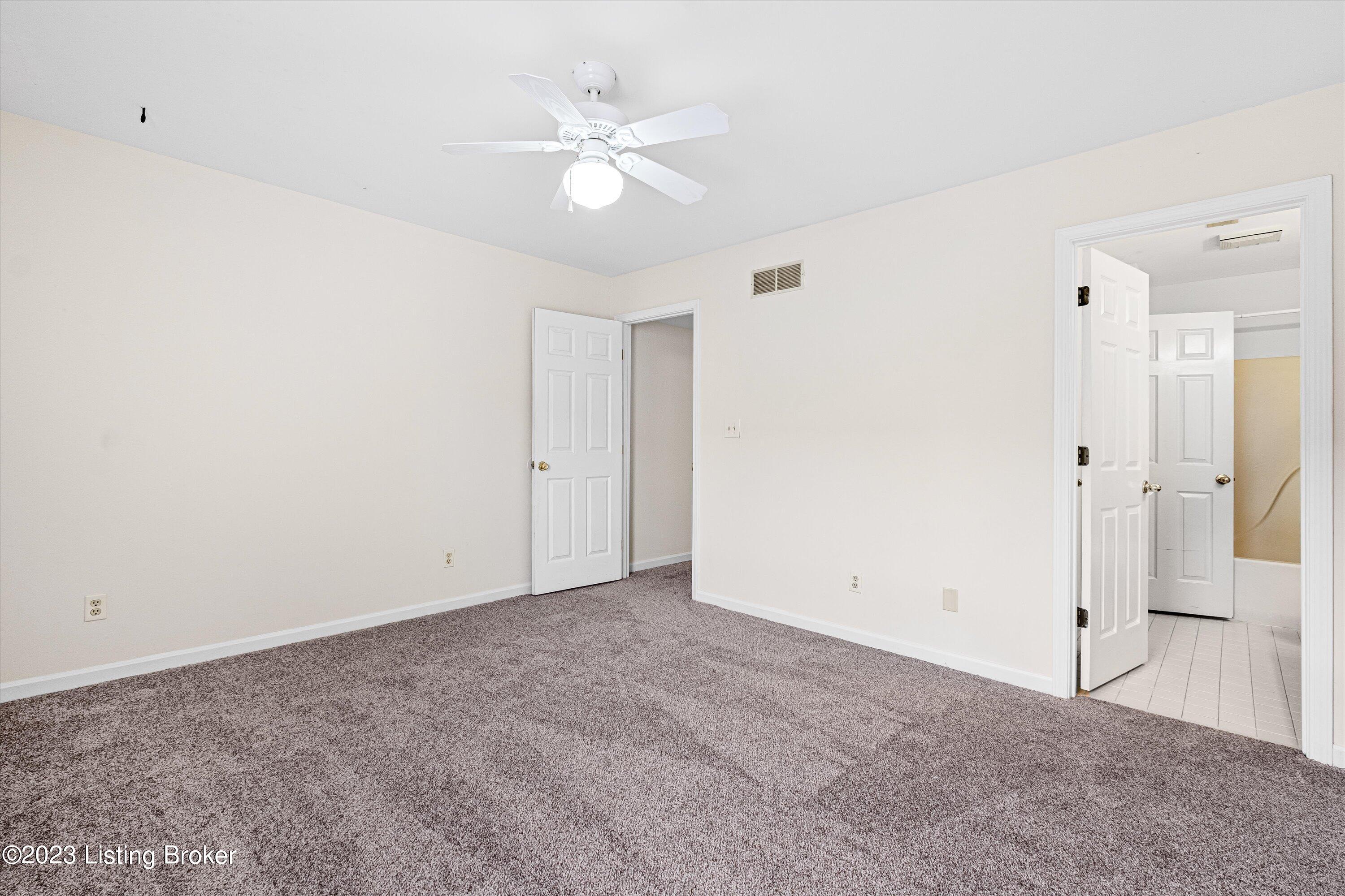 10406 Bay Pointe Cir