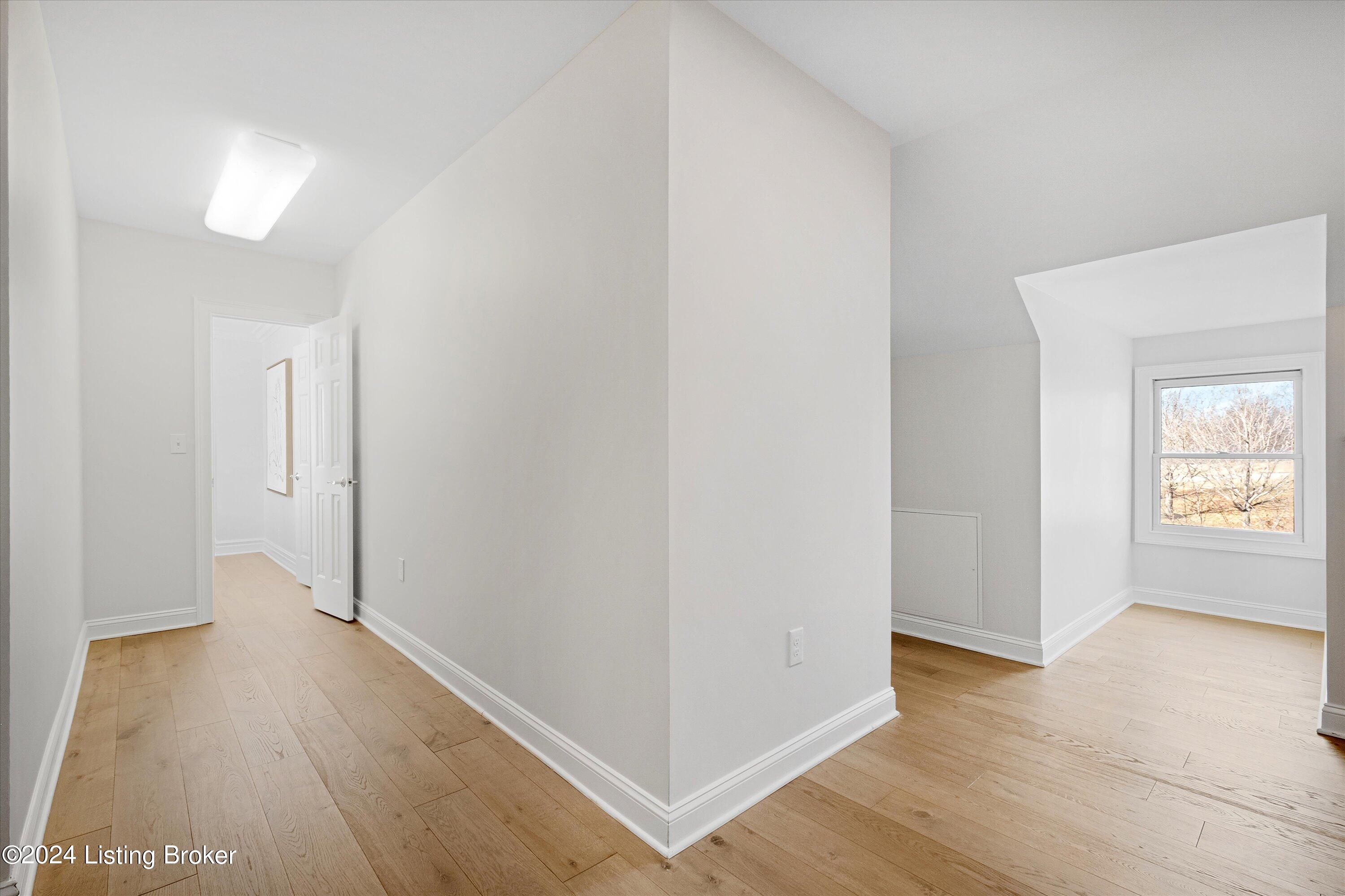 1027 Majestic Oaks Way