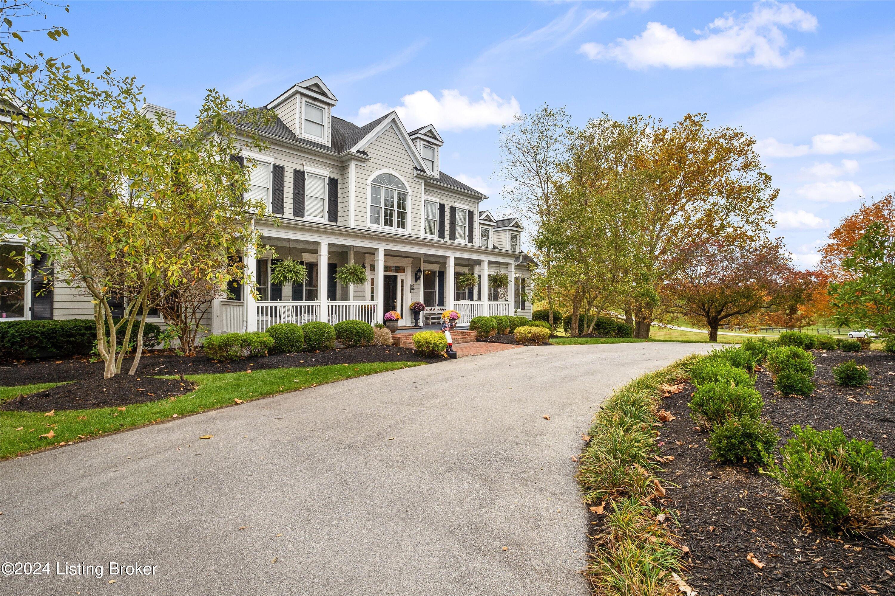 1027 Majestic Oaks Way