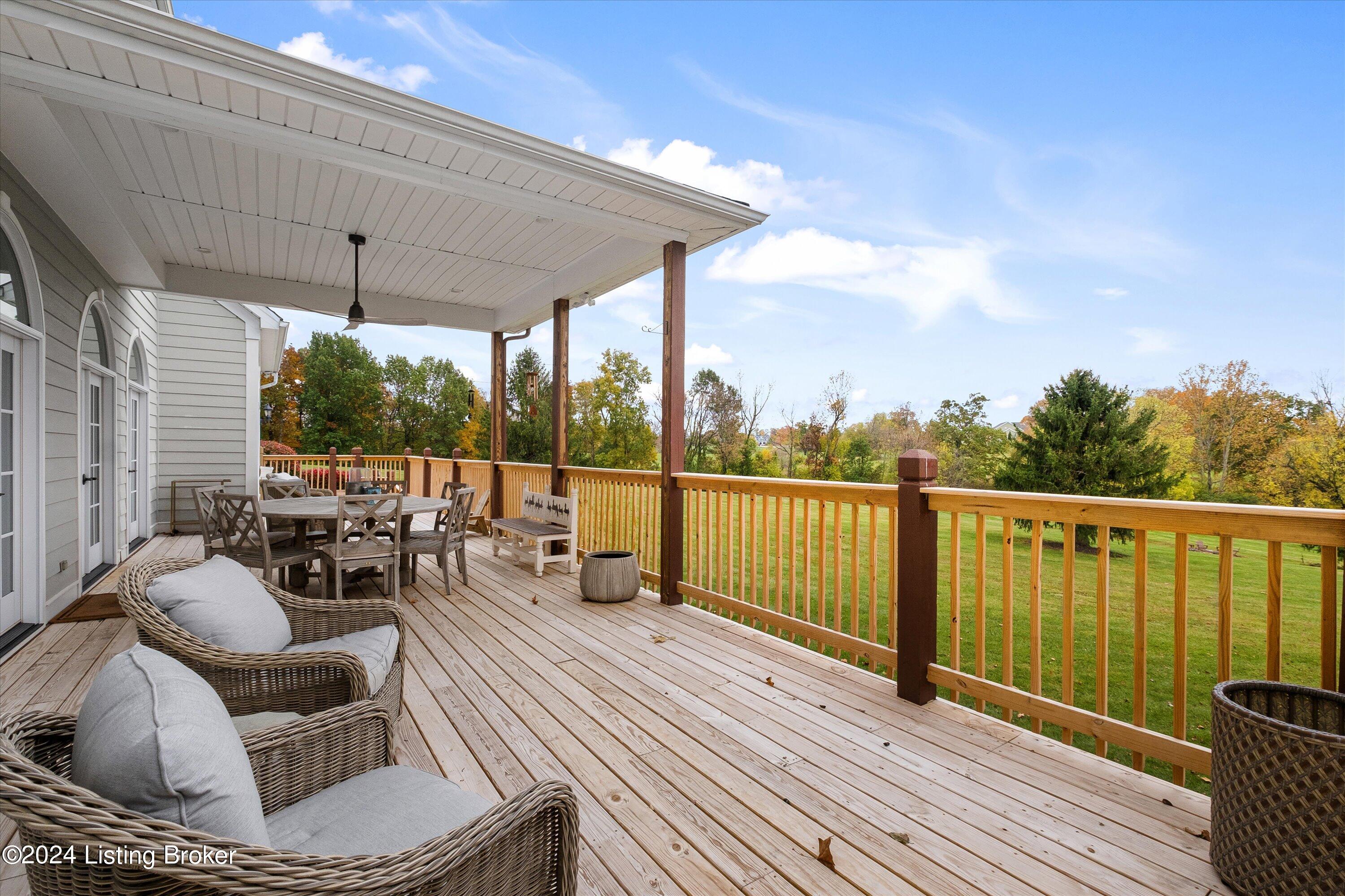1027 Majestic Oaks Way