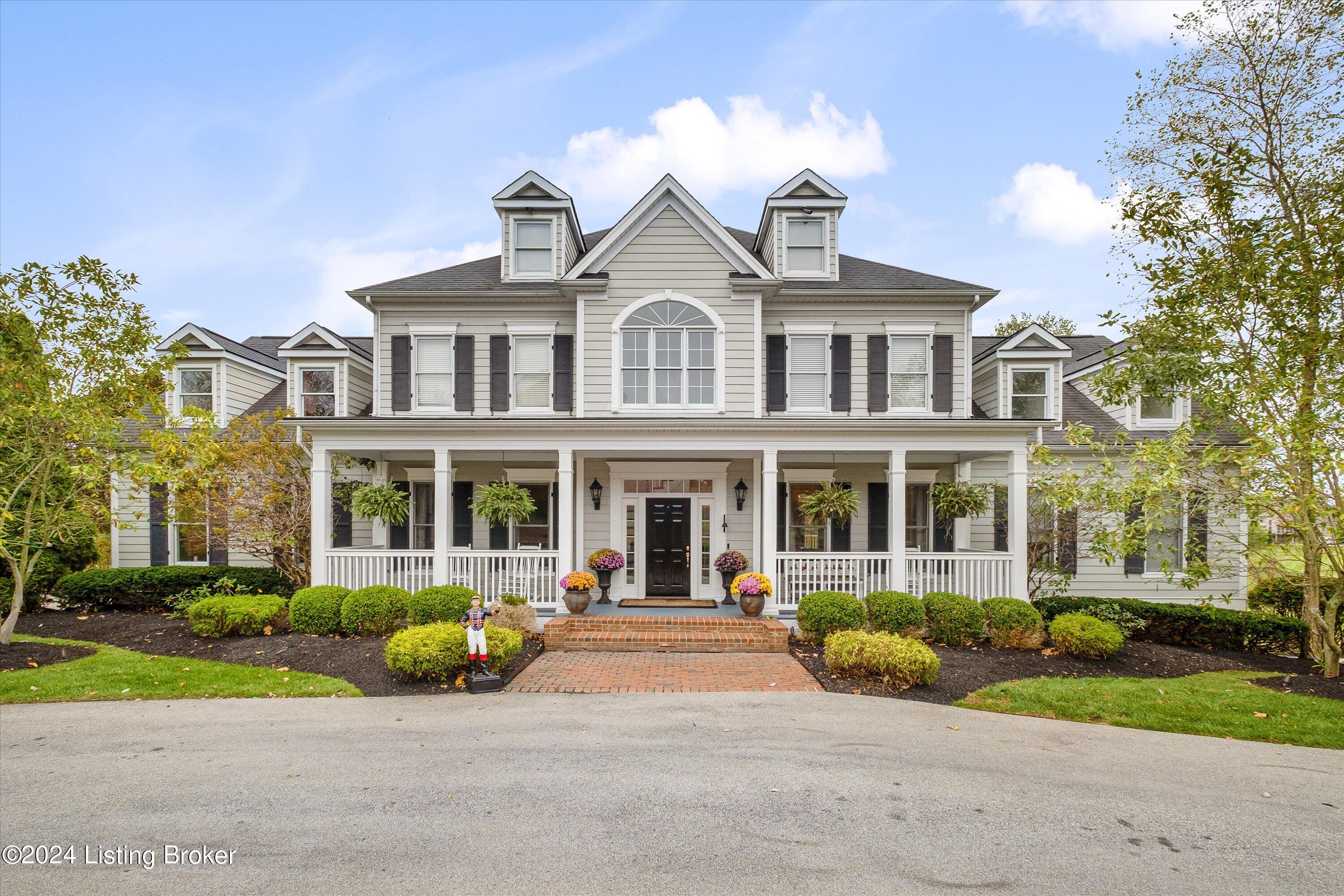 1027 Majestic Oaks Way