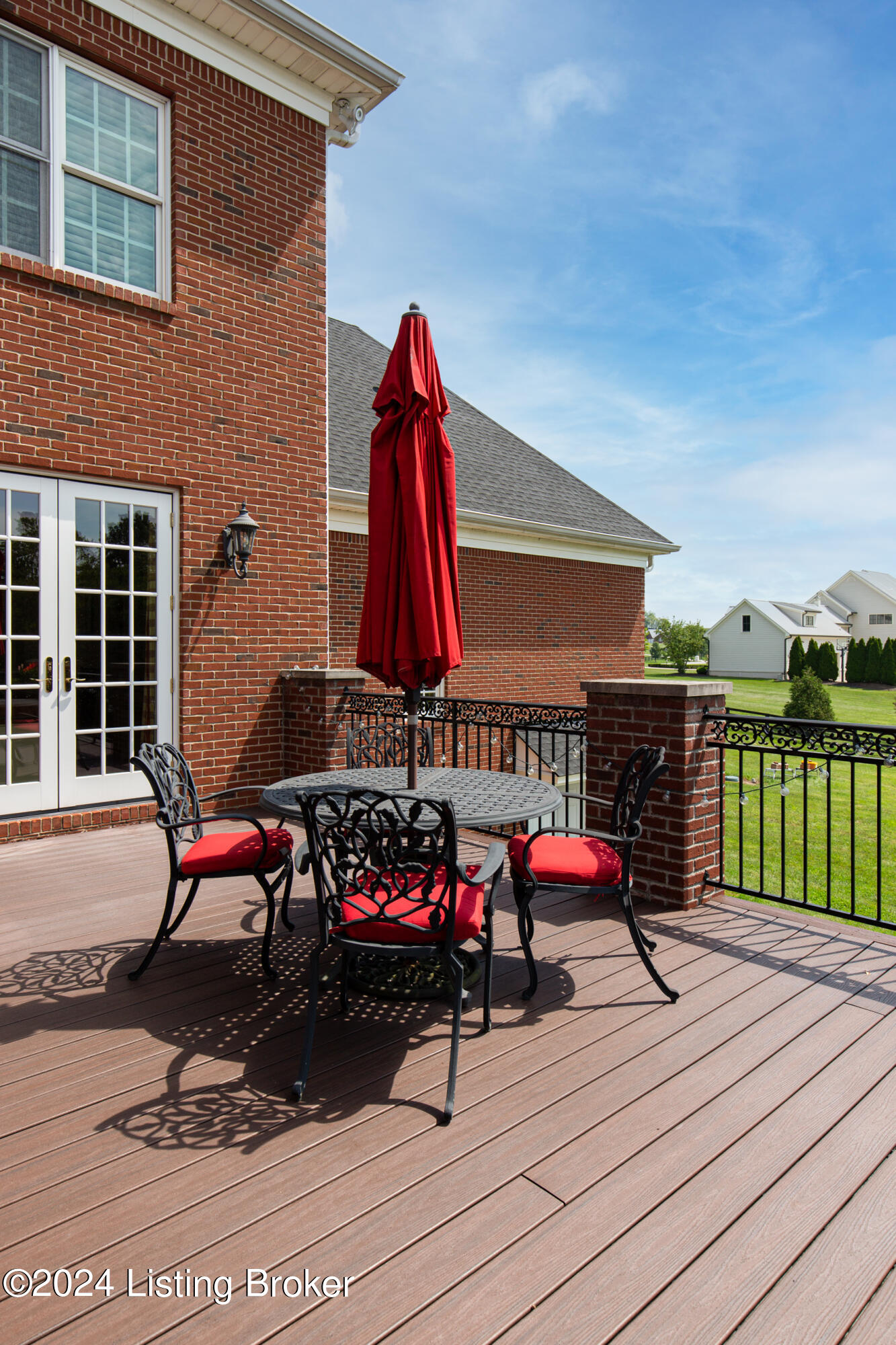 1009 Majestic Oaks Way
