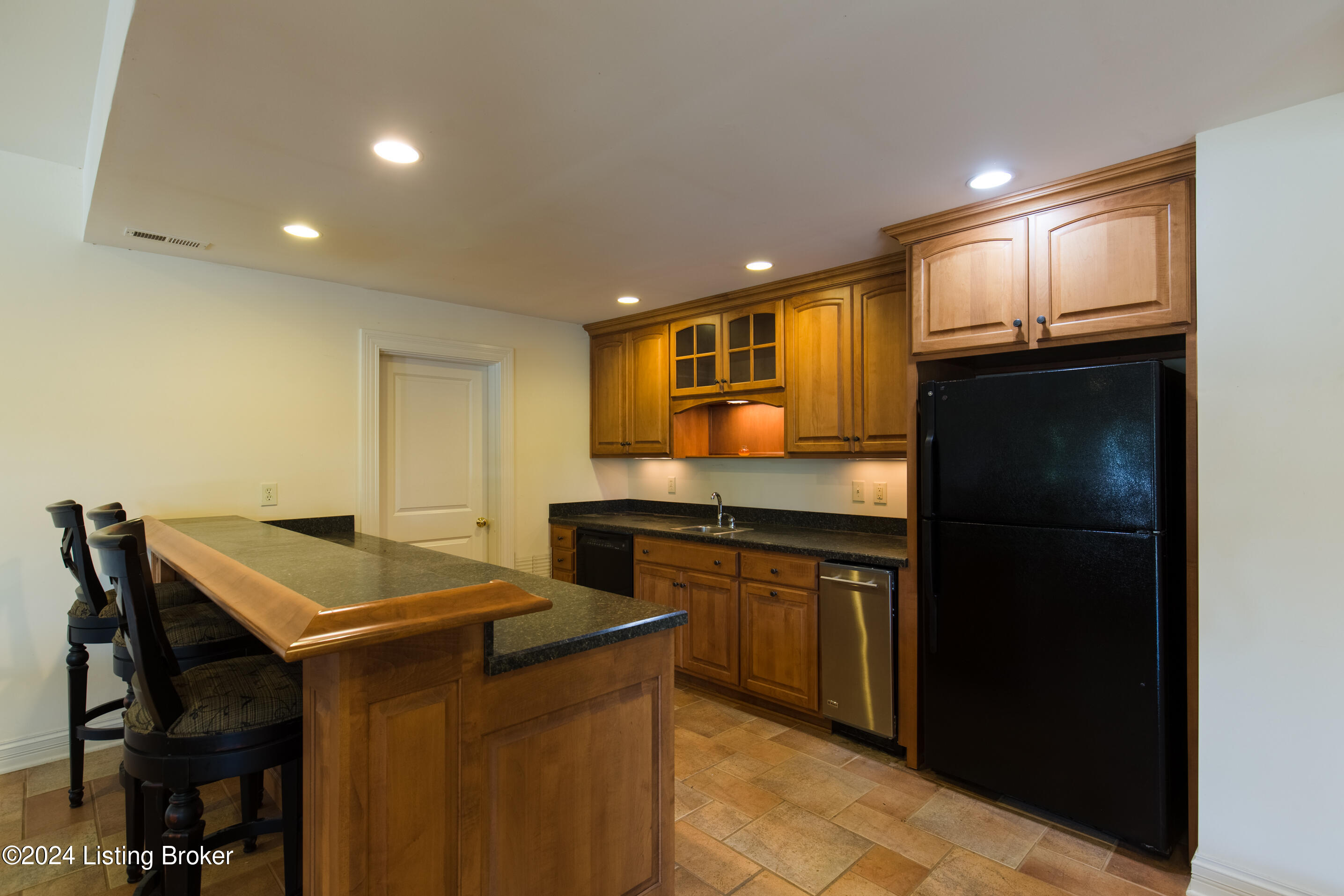 1009 Majestic Oaks Way