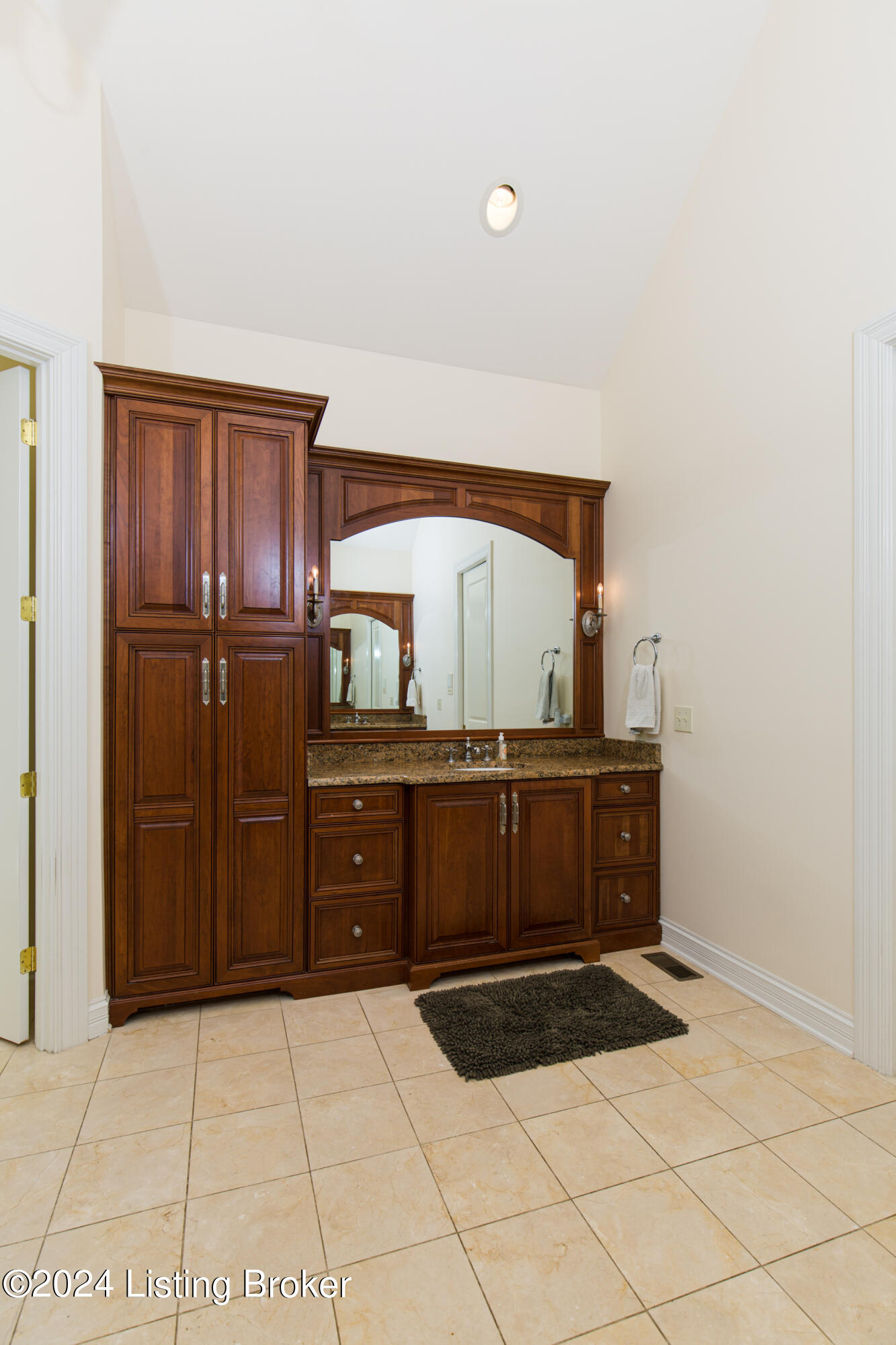 1009 Majestic Oaks Way