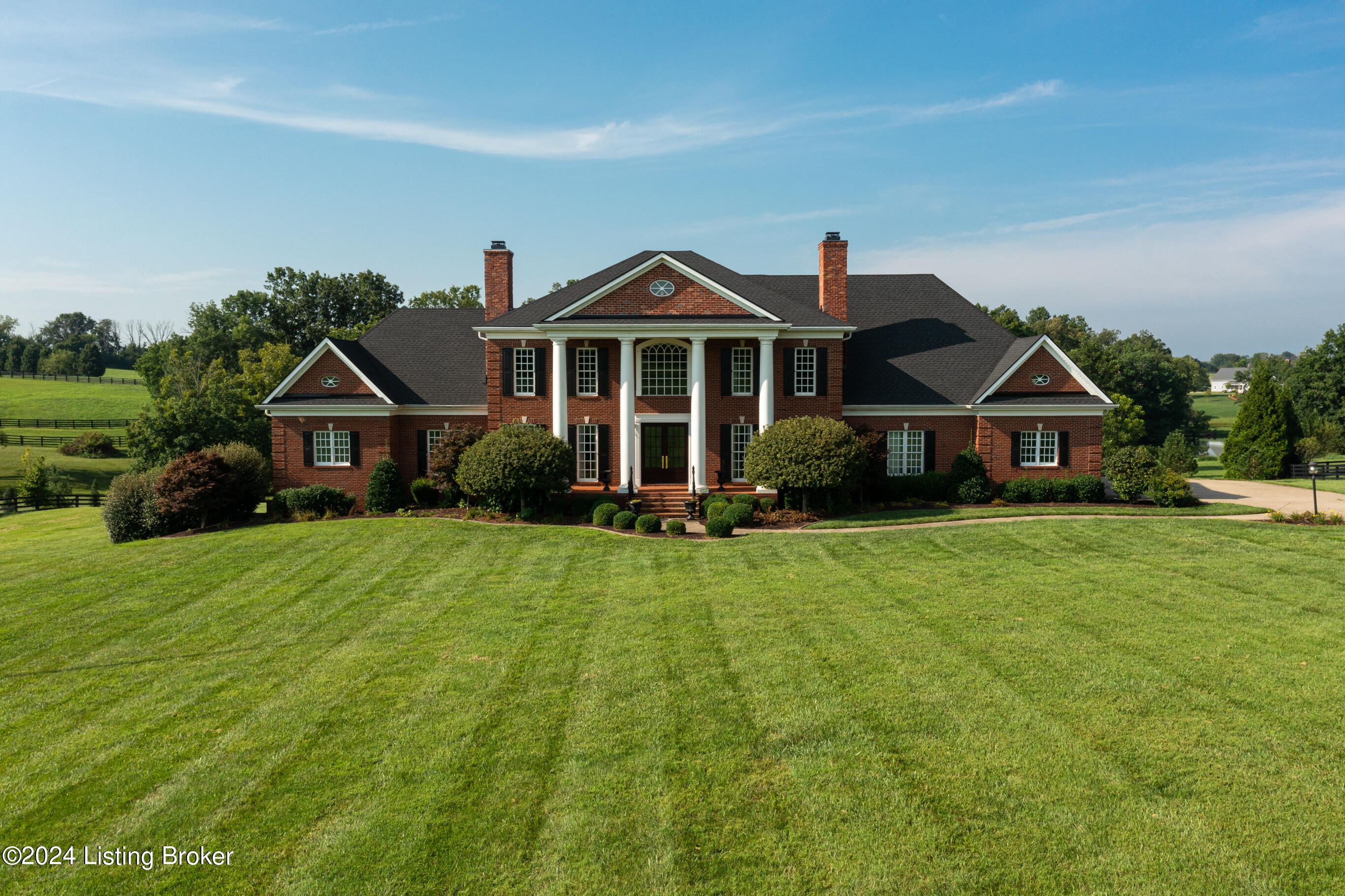 1009 Majestic Oaks Way