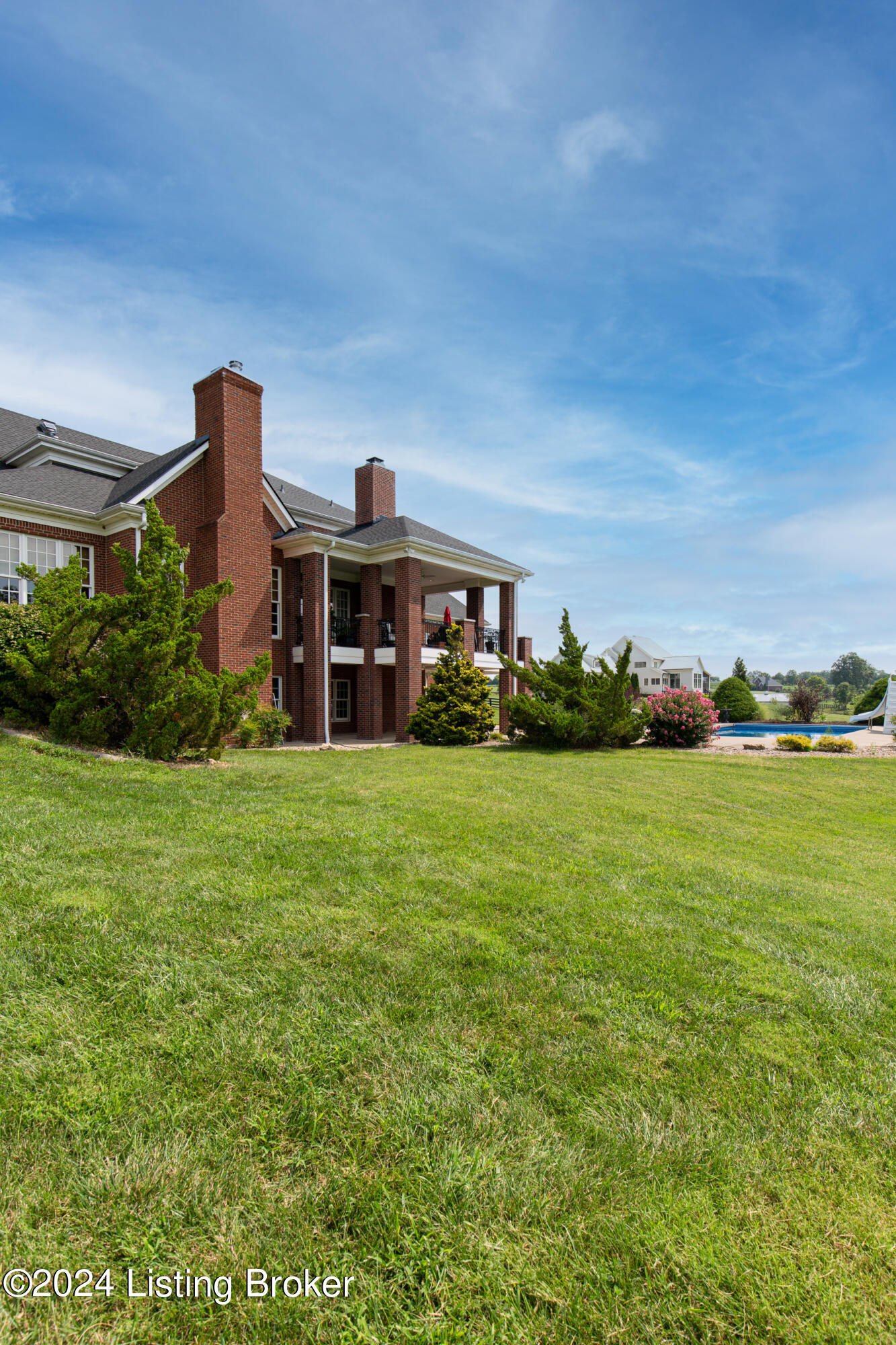 1009 Majestic Oaks Way