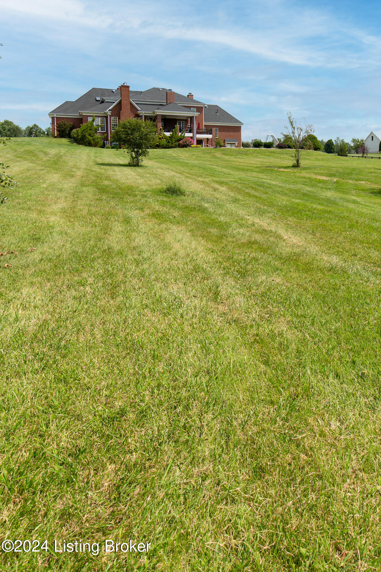 1009 Majestic Oaks Way
