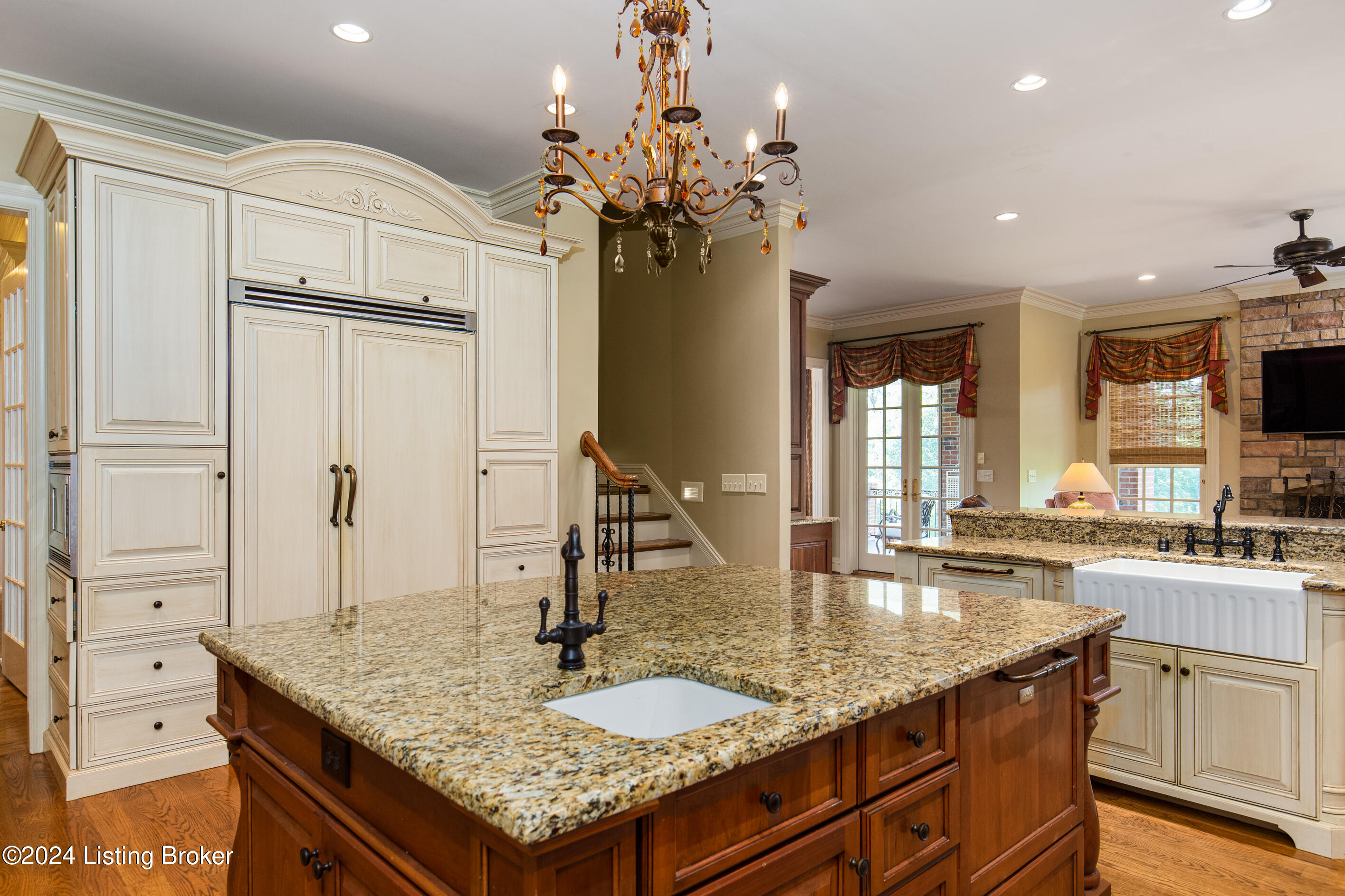 1009 Majestic Oaks Way