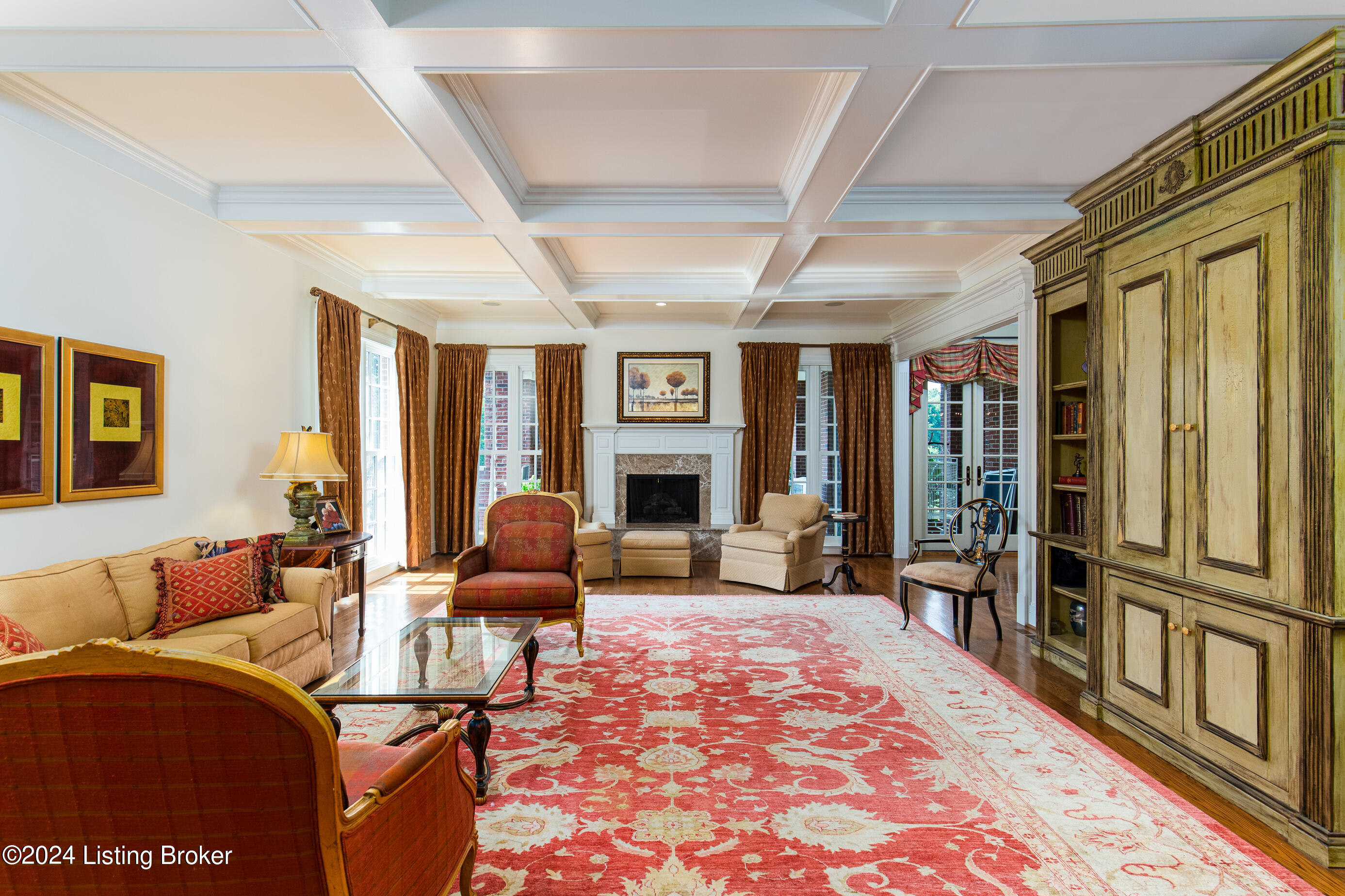 1009 Majestic Oaks Way
