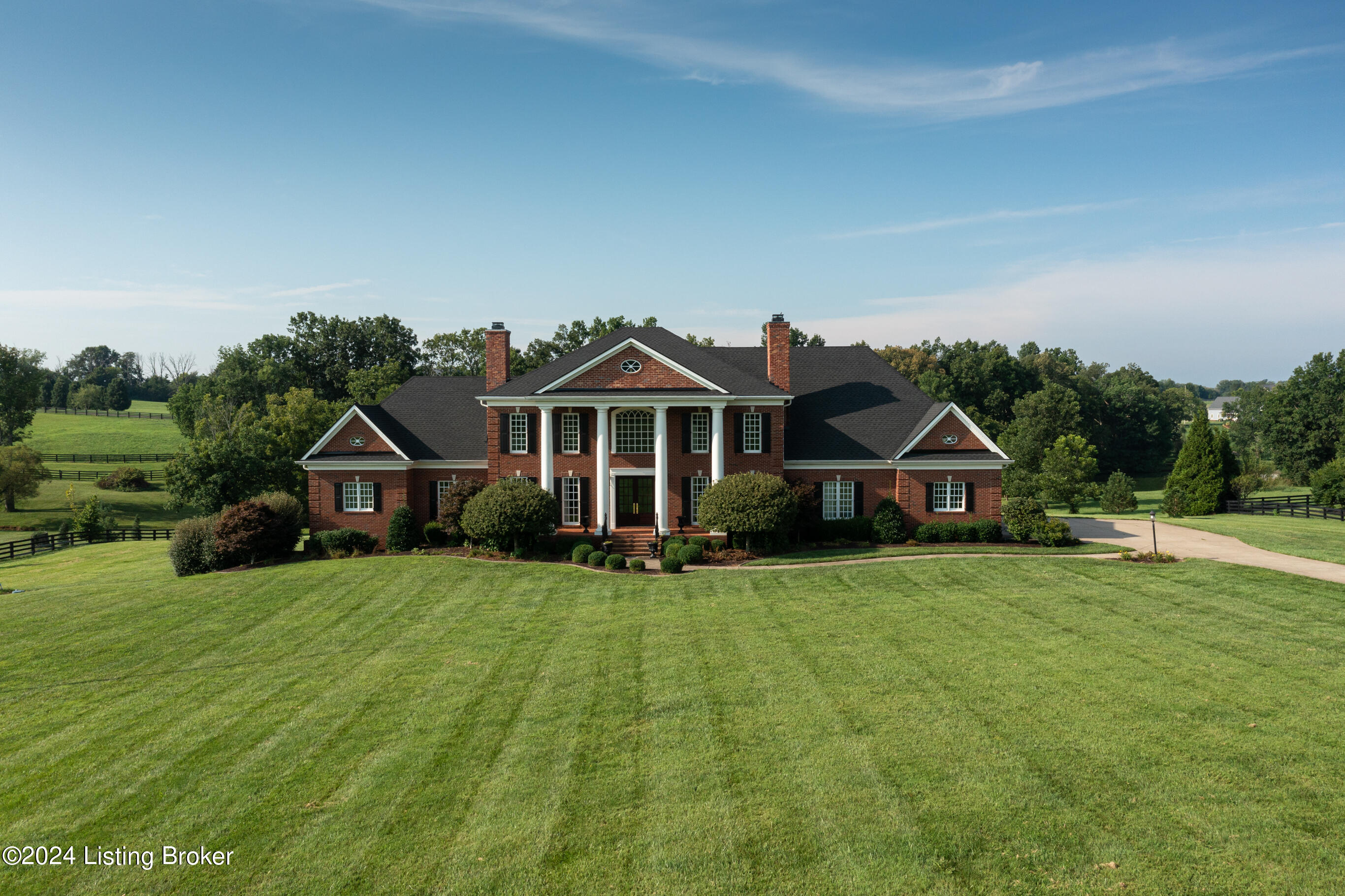 1009 Majestic Oaks Way