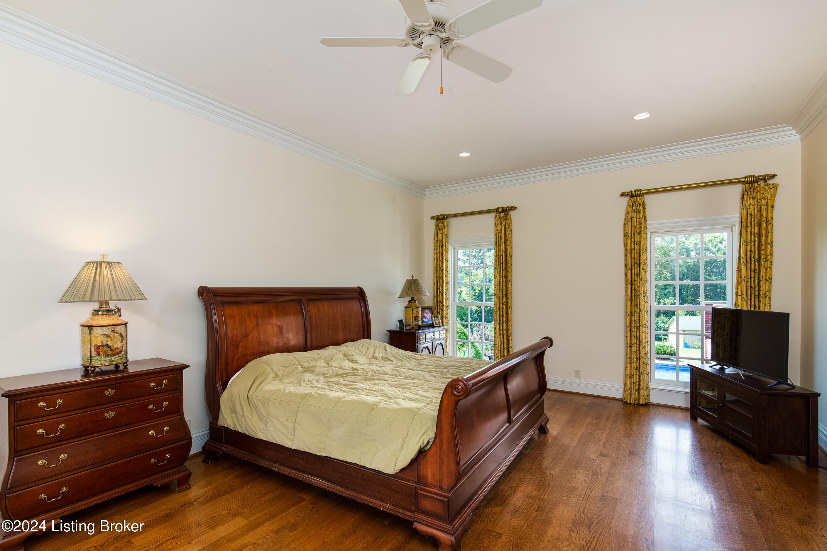 1009 Majestic Oaks Way