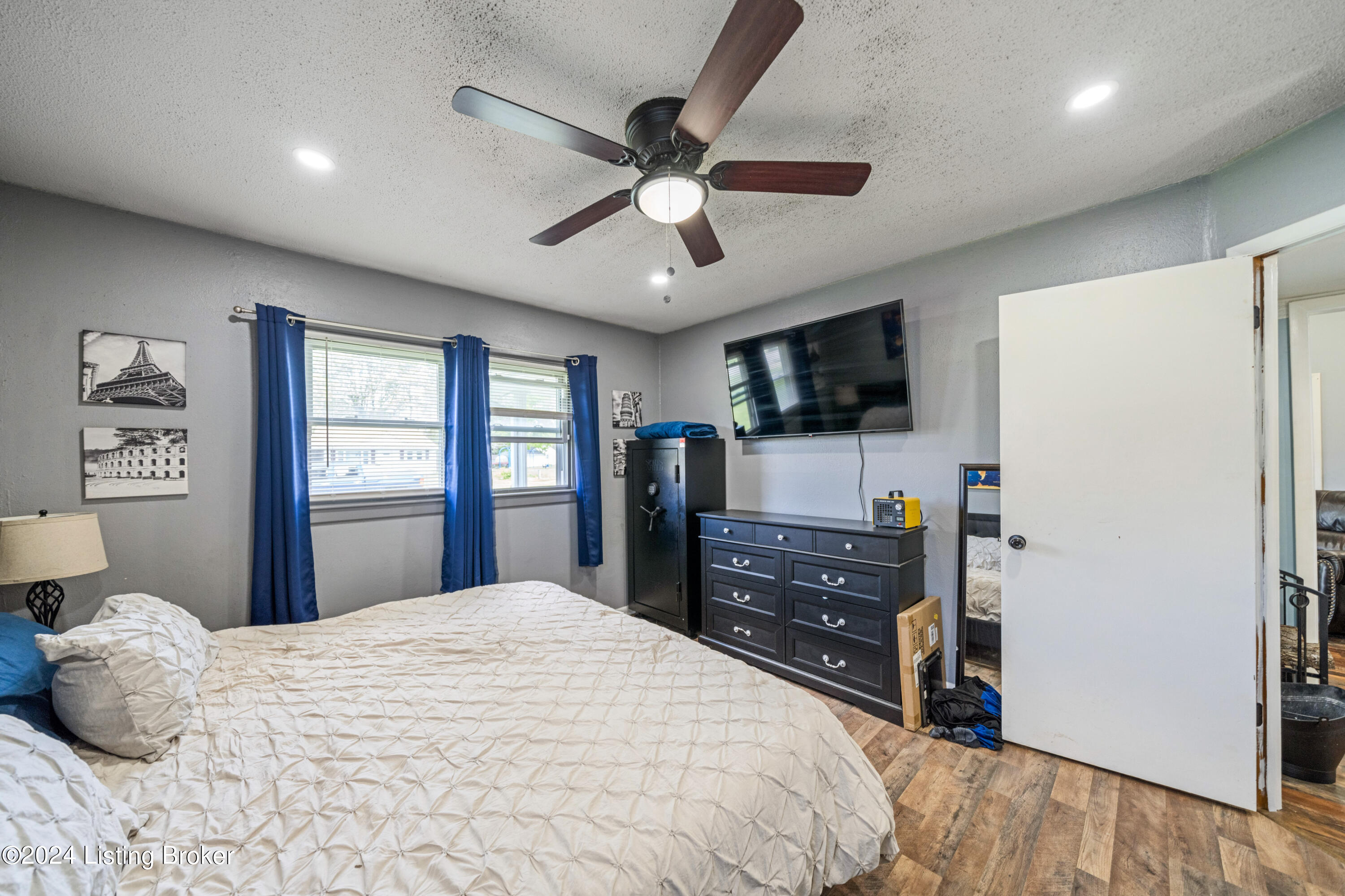 7012 Nathan Hale Way